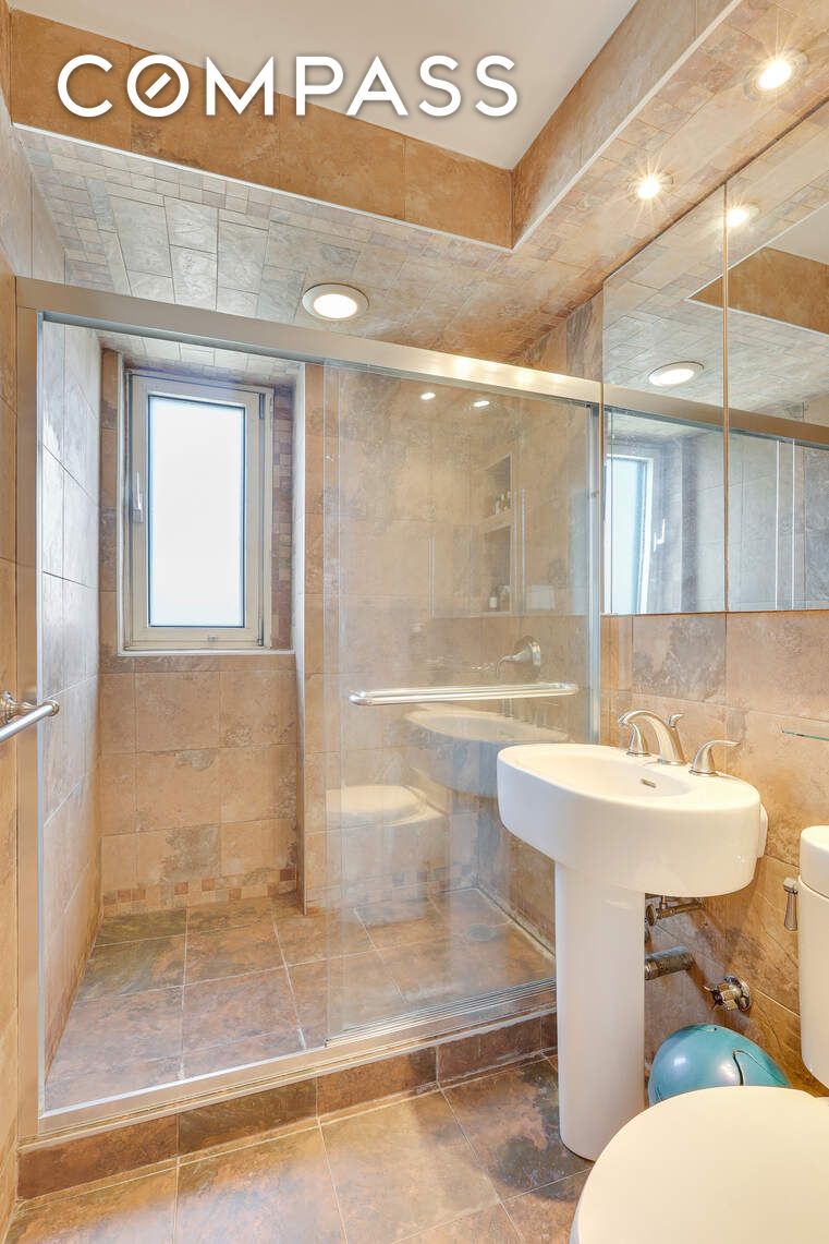 #10 photo, 305 E 24th Street, マンハッタン Kips Bay , NY 10010