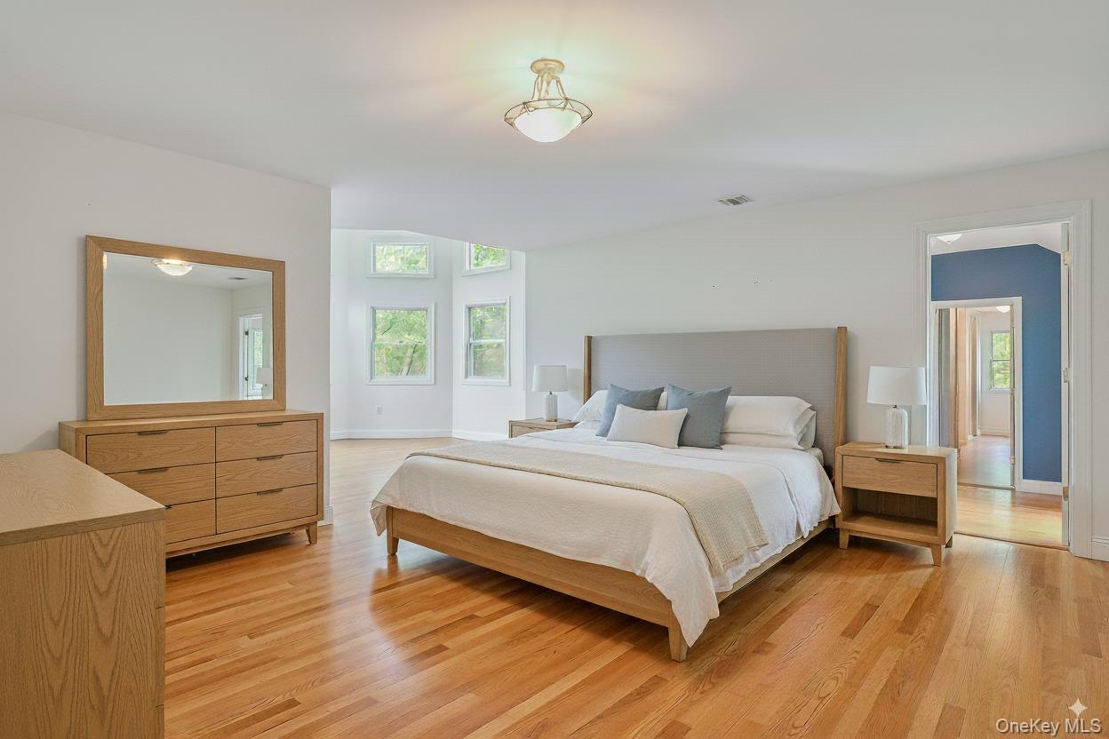 #14 photo, 4 Skunk Hollow Road, Huntington , NY 11743