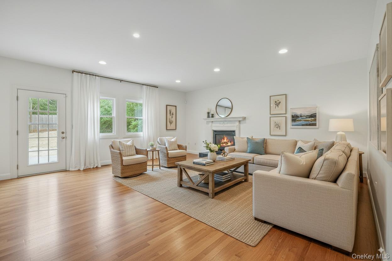 #6 photo, 4 Skunk Hollow Road, Huntington , NY 11743