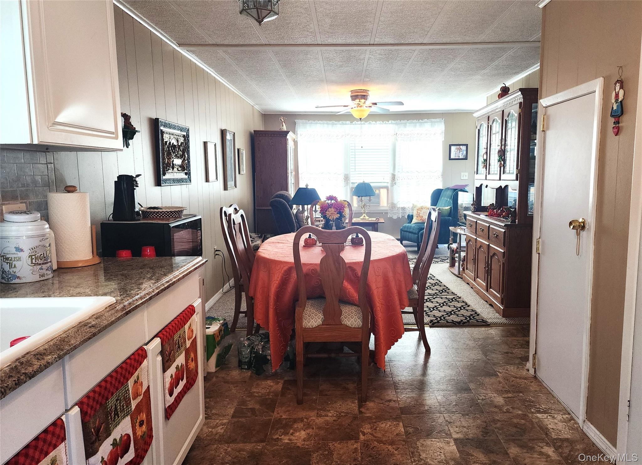 #9 photo, 38B Village Circle, サフォーク郡 Manorville , NY 11949