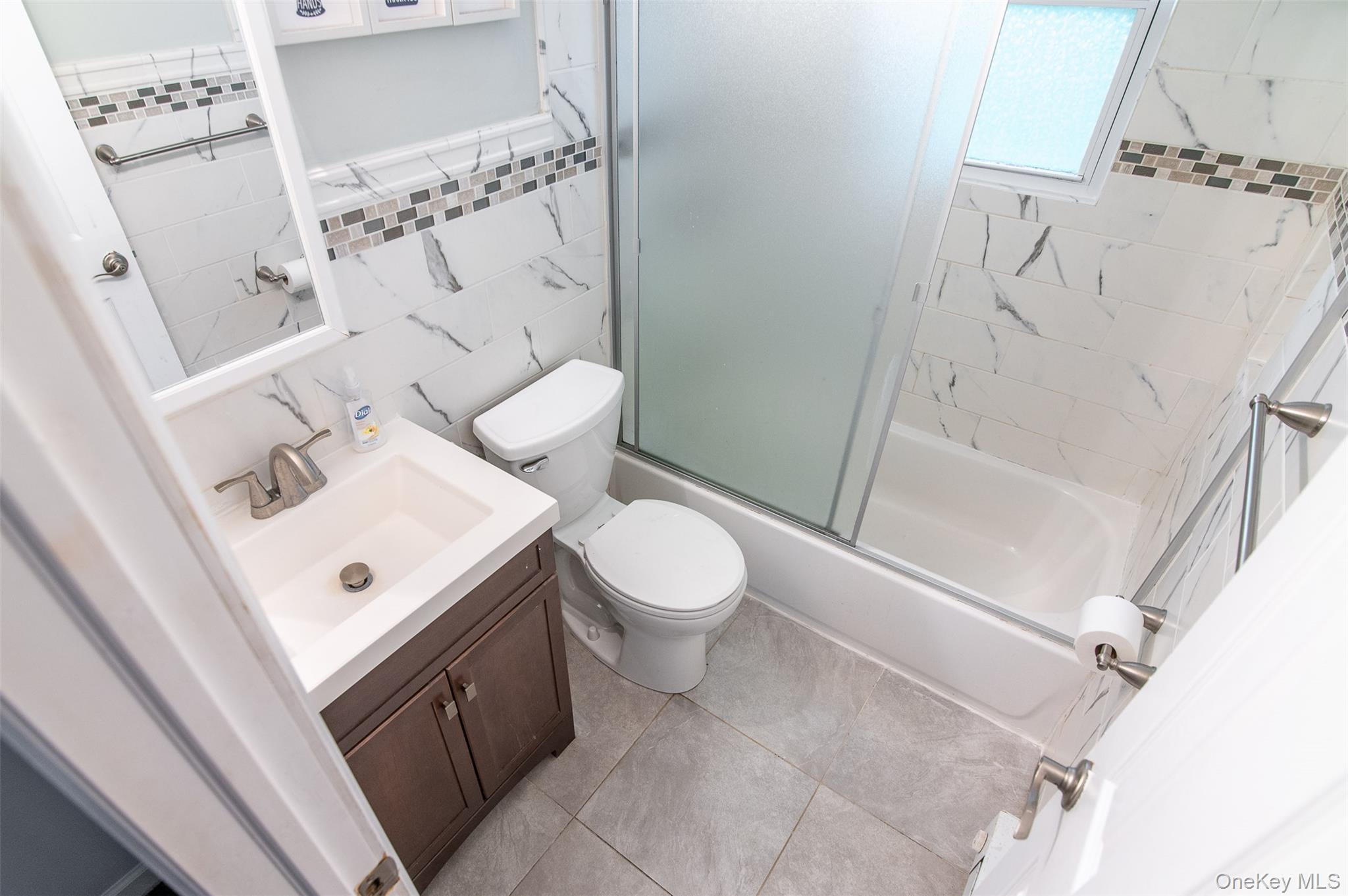 #10 photo, 72 Tudor Lane, Bay Shore , NY 11706