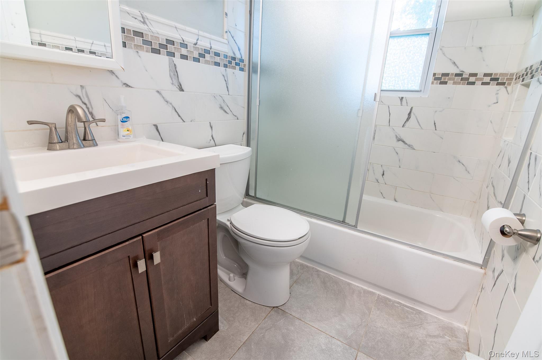 #9 photo, 72 Tudor Lane, Bay Shore , NY 11706