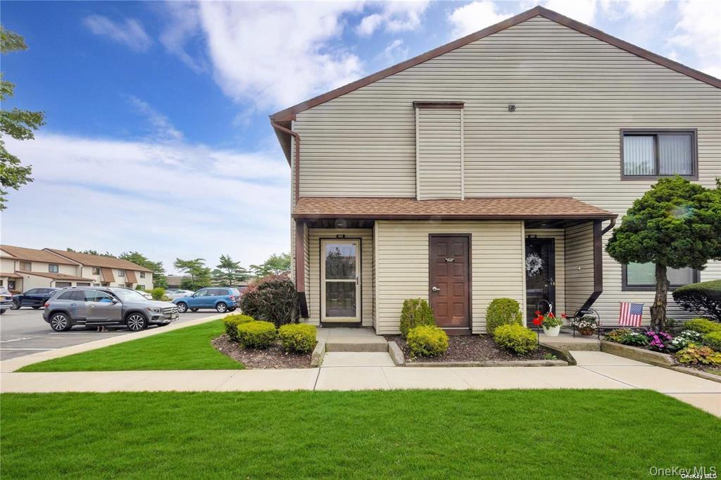 #17 photo, 100 Daly, Oceanside , NY 11572