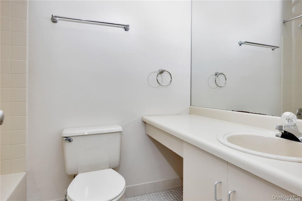 #4 photo, 100 Daly, Oceanside , NY 11572