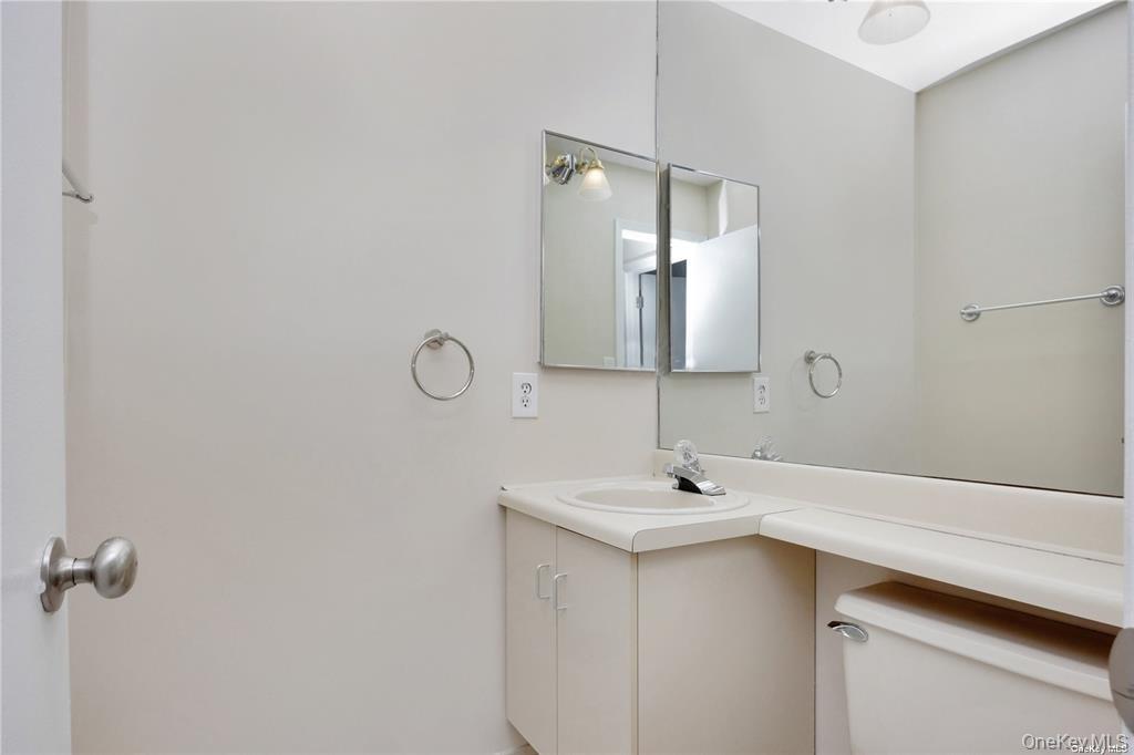 #7 photo, 100 Daly, Oceanside , NY 11572