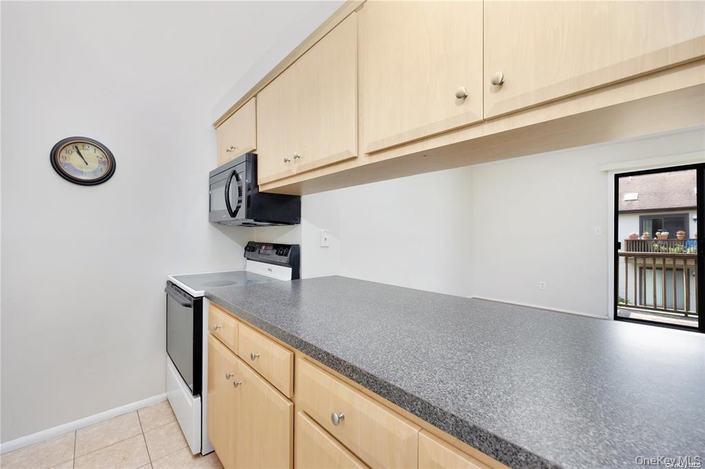 #9 photo, 100 Daly, Oceanside , NY 11572