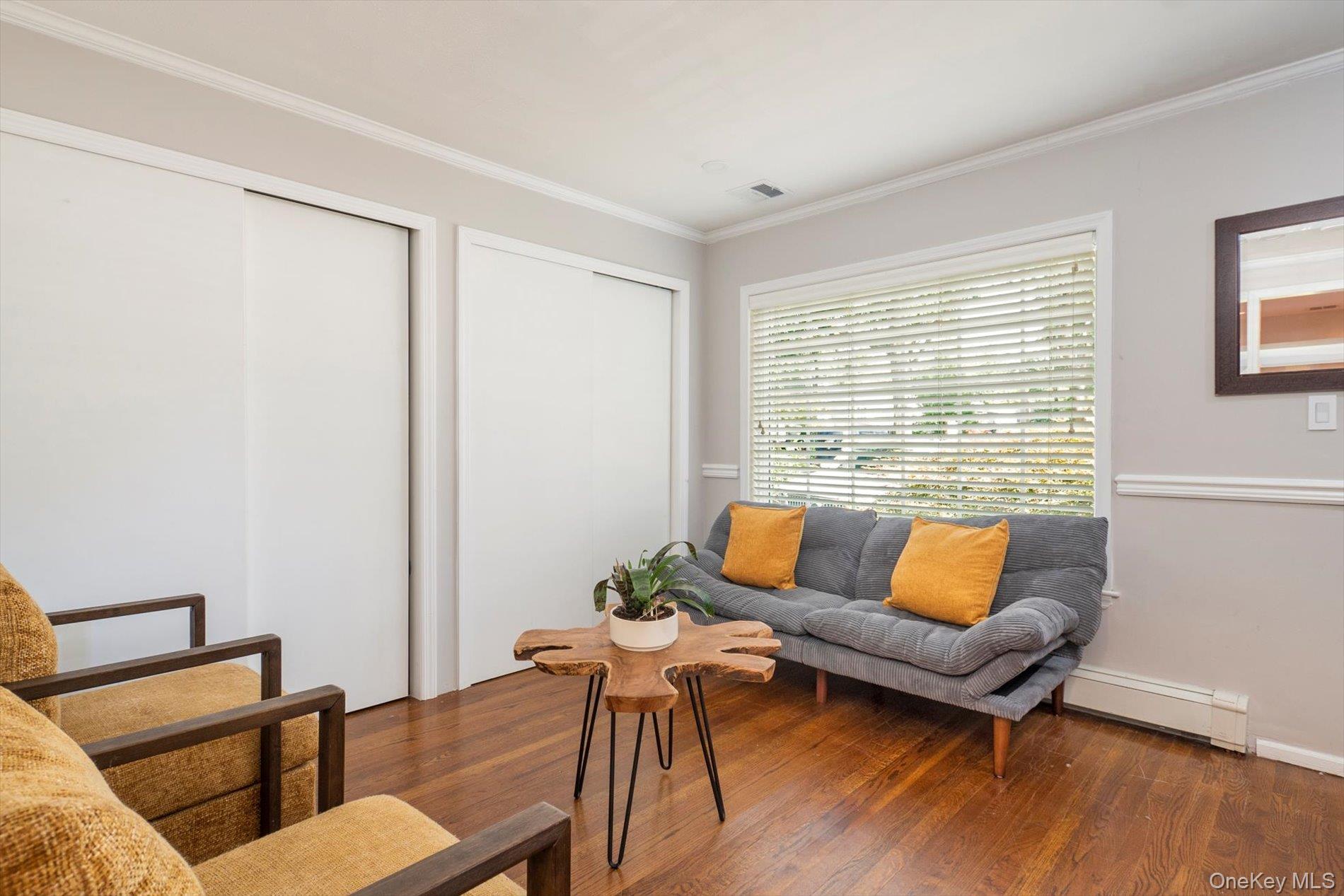 #13 photo, 151 Milburn Lane, East Hills , NY 11577