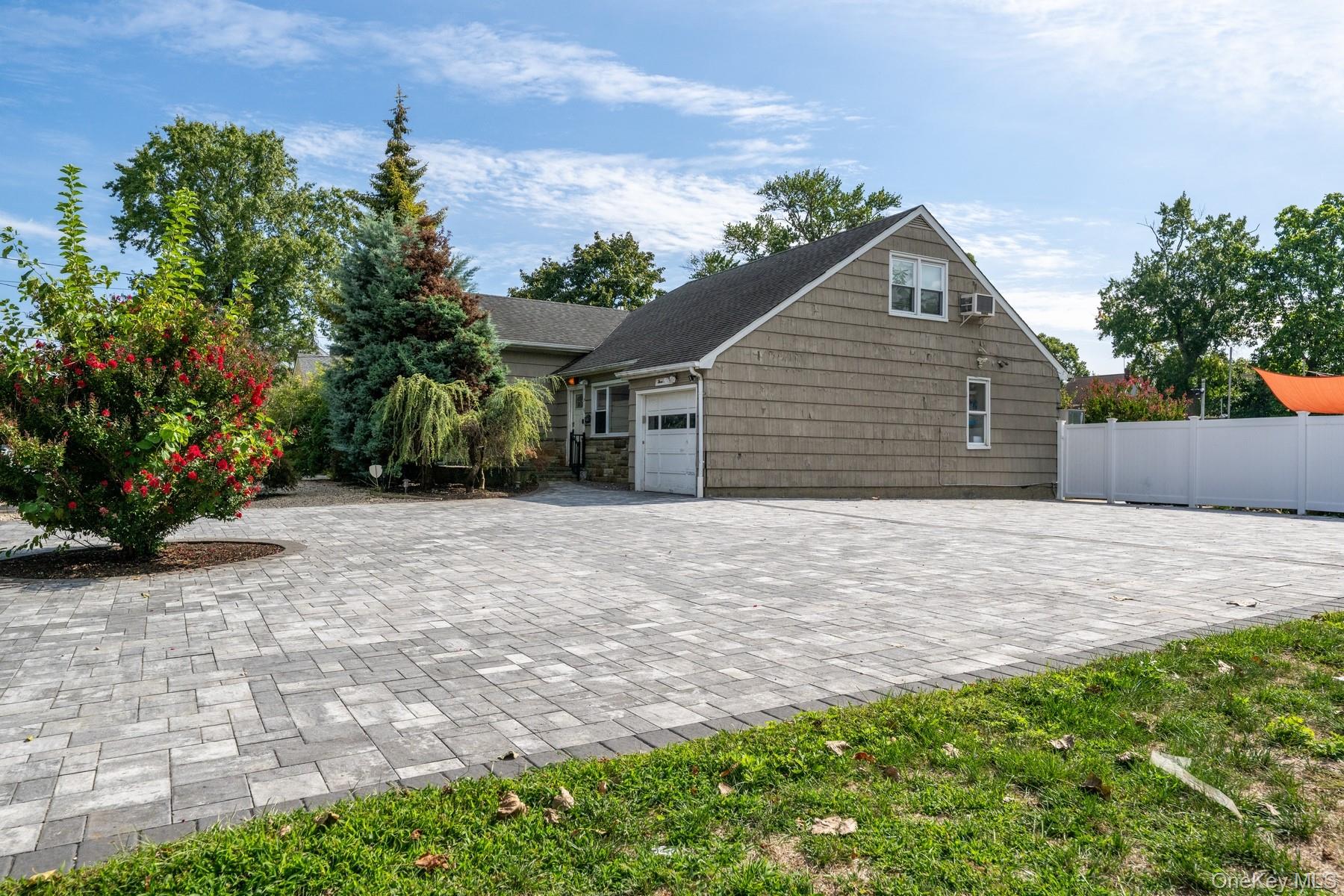 #4 photo, 316 Scranton Avenue, Lynbrook , NY 11563