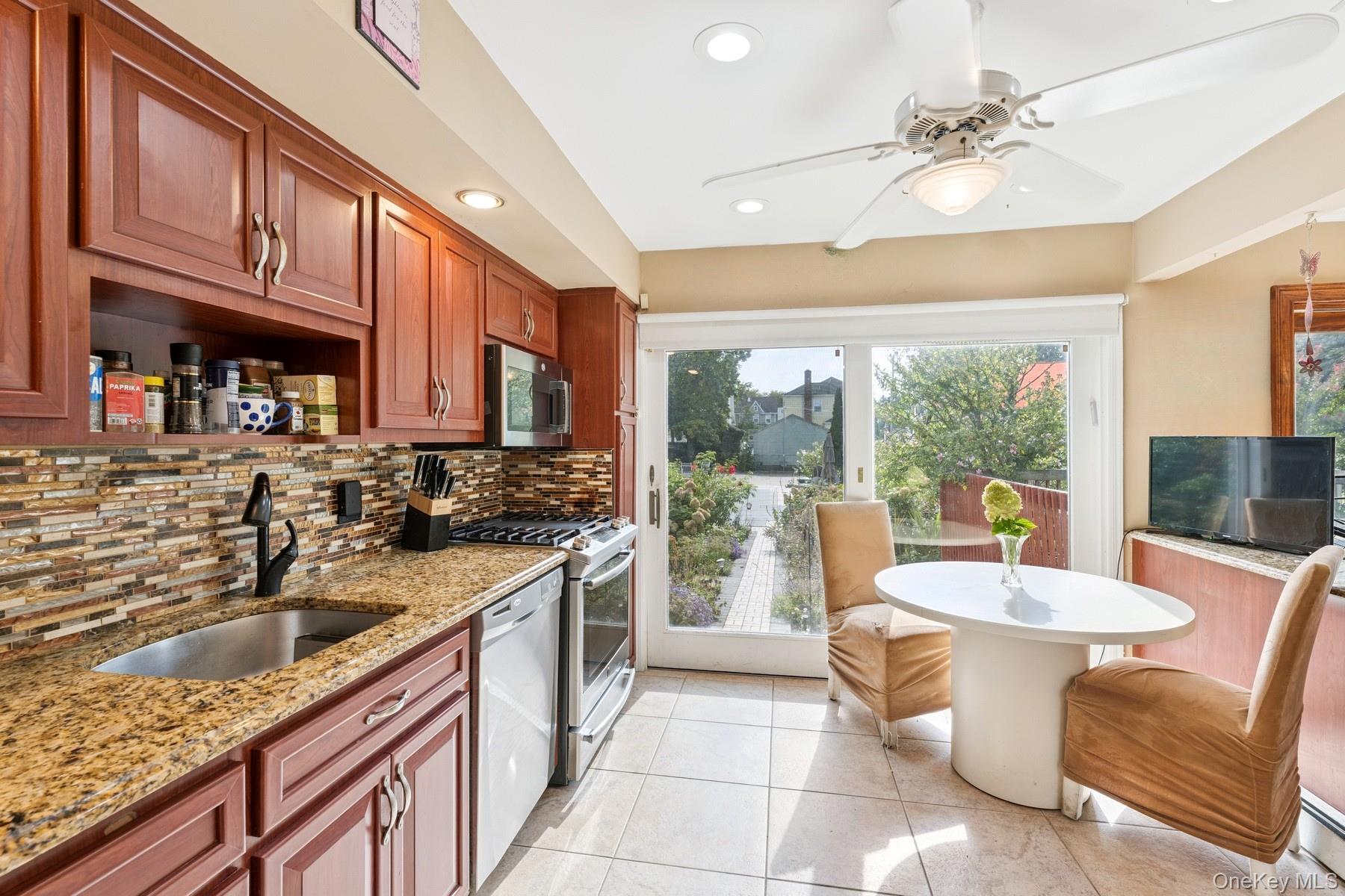 #7 photo, 316 Scranton Avenue, Lynbrook , NY 11563