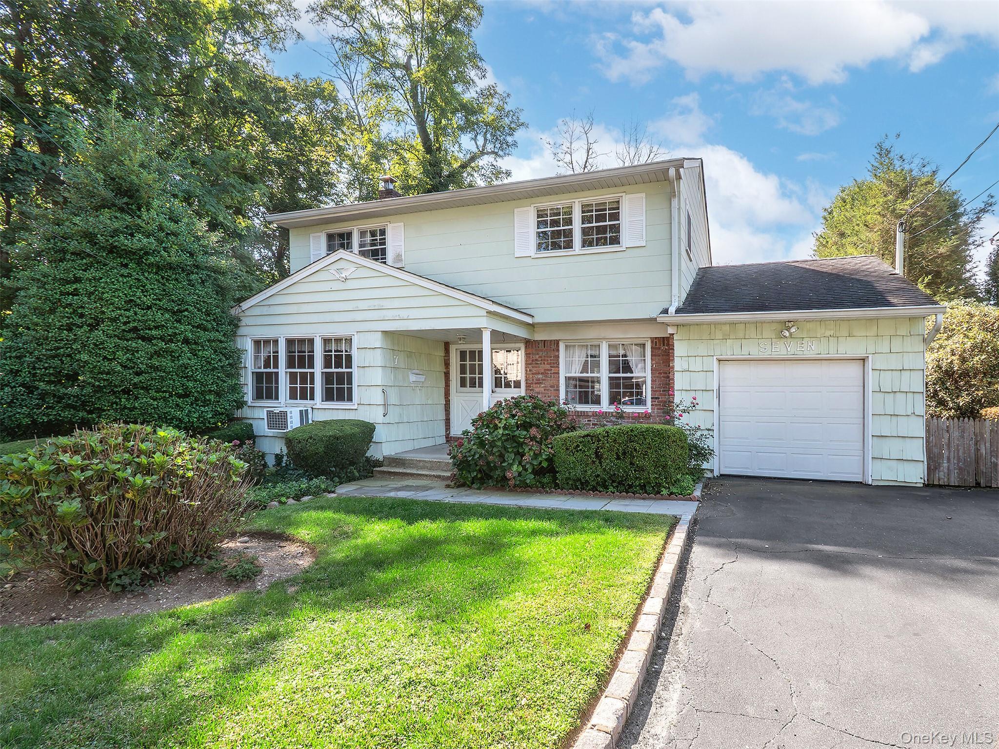 #1 photo, 7 Locust Street, 长岛 Glen Head , NY 11545