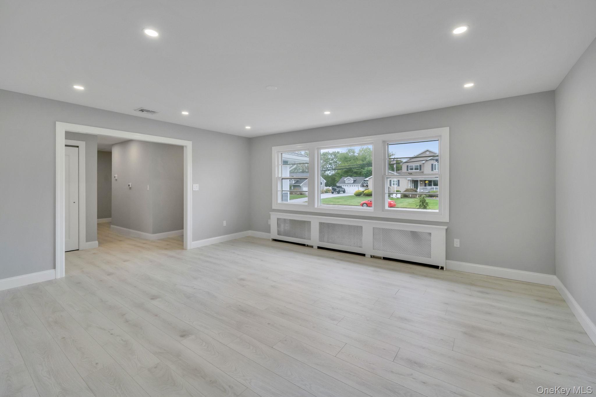 #15 photo, 827 Aberdeen Road, West Bay Shore , NY 11706