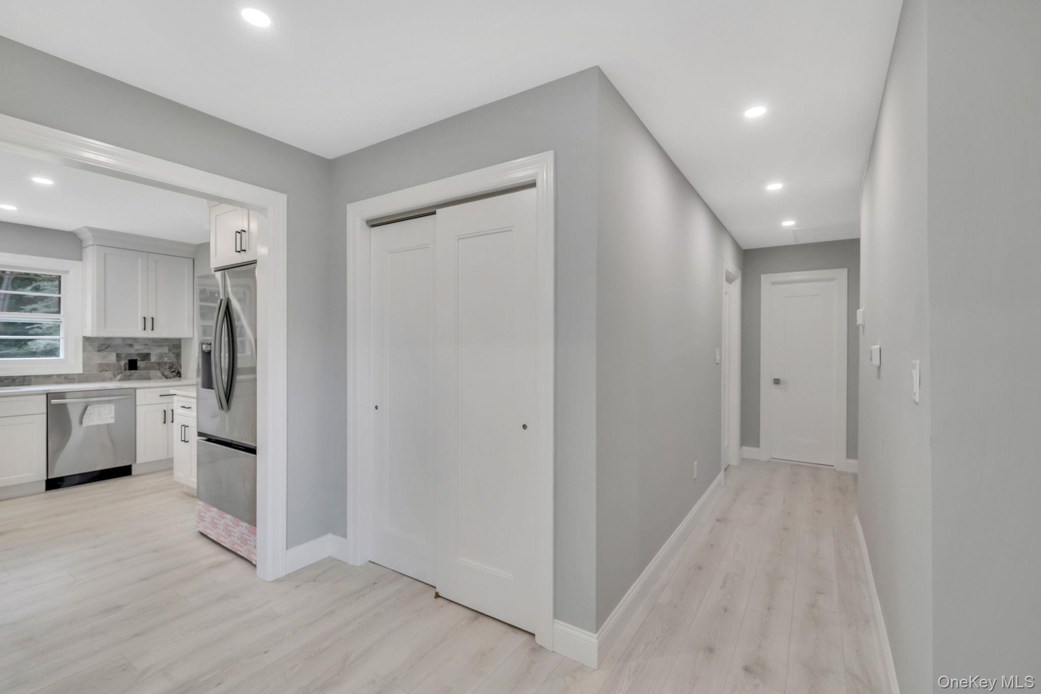 #17 photo, 827 Aberdeen Road, West Bay Shore , NY 11706