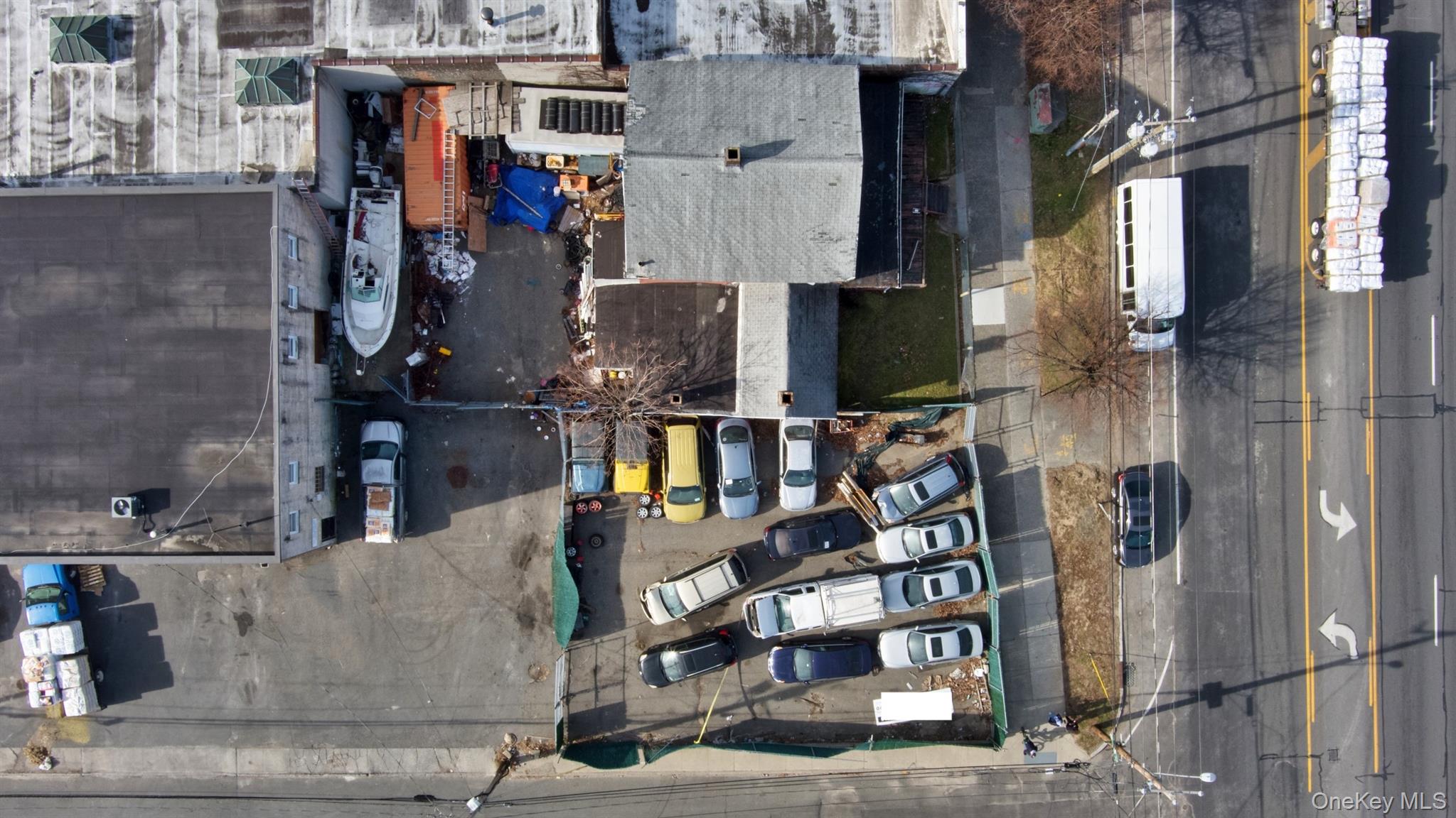 #2 photo, 351 Hempstead Turnpike, ナッソー郡 Elmont , NY 11003