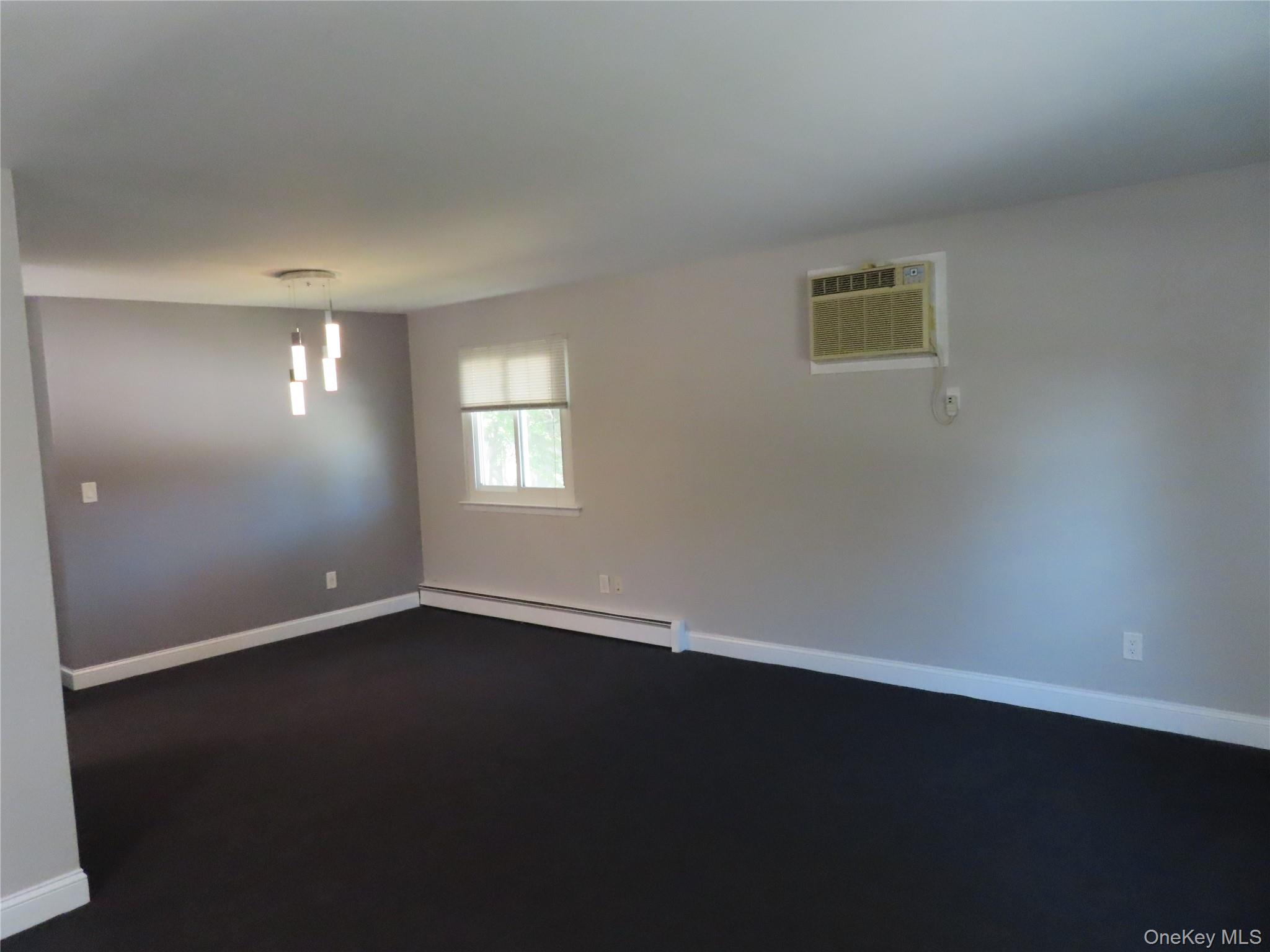 #11 photo, 1210 Smithtown Avenue, サフォーク郡 Bohemia , NY 11716