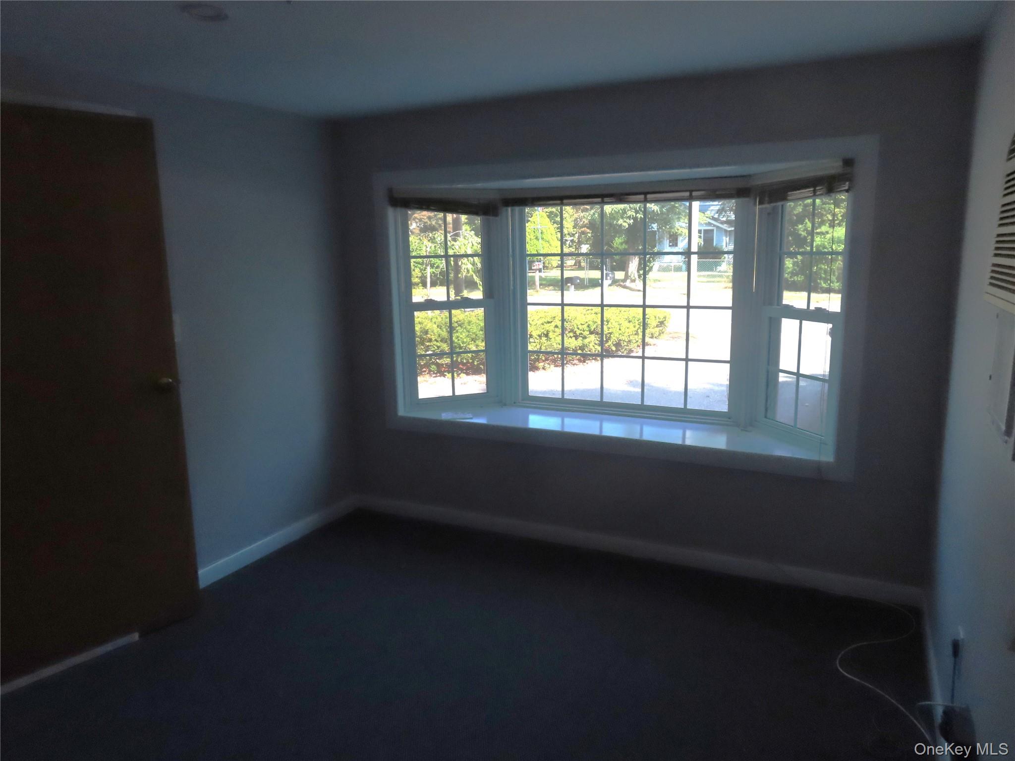 #4 photo, 1210 Smithtown Avenue, サフォーク郡 Bohemia , NY 11716