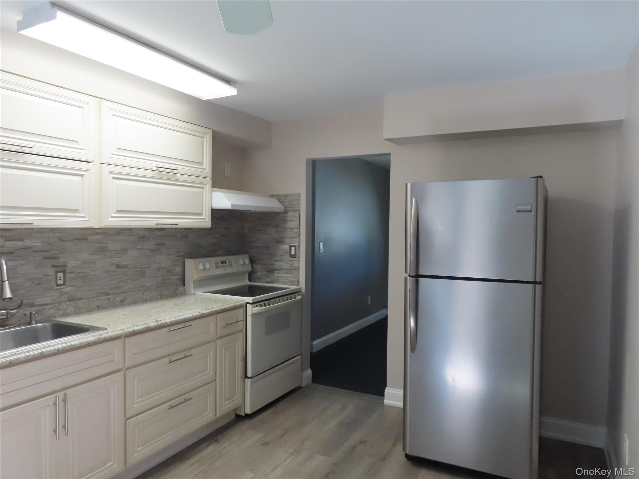 #8 photo, 1210 Smithtown Avenue, サフォーク郡 Bohemia , NY 11716