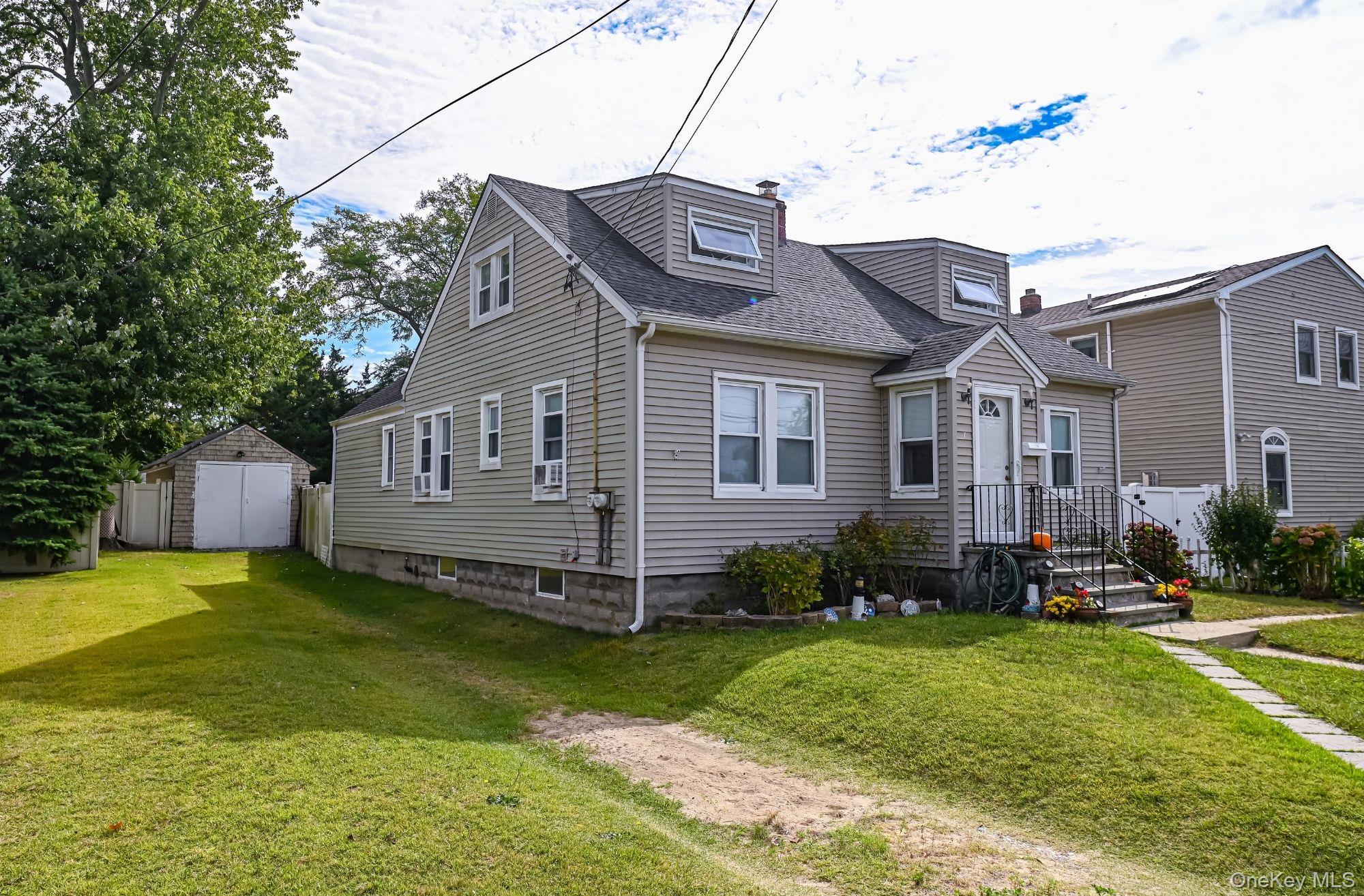 #1 photo, 7 Bailey Avenue, Babylon , NY 11702