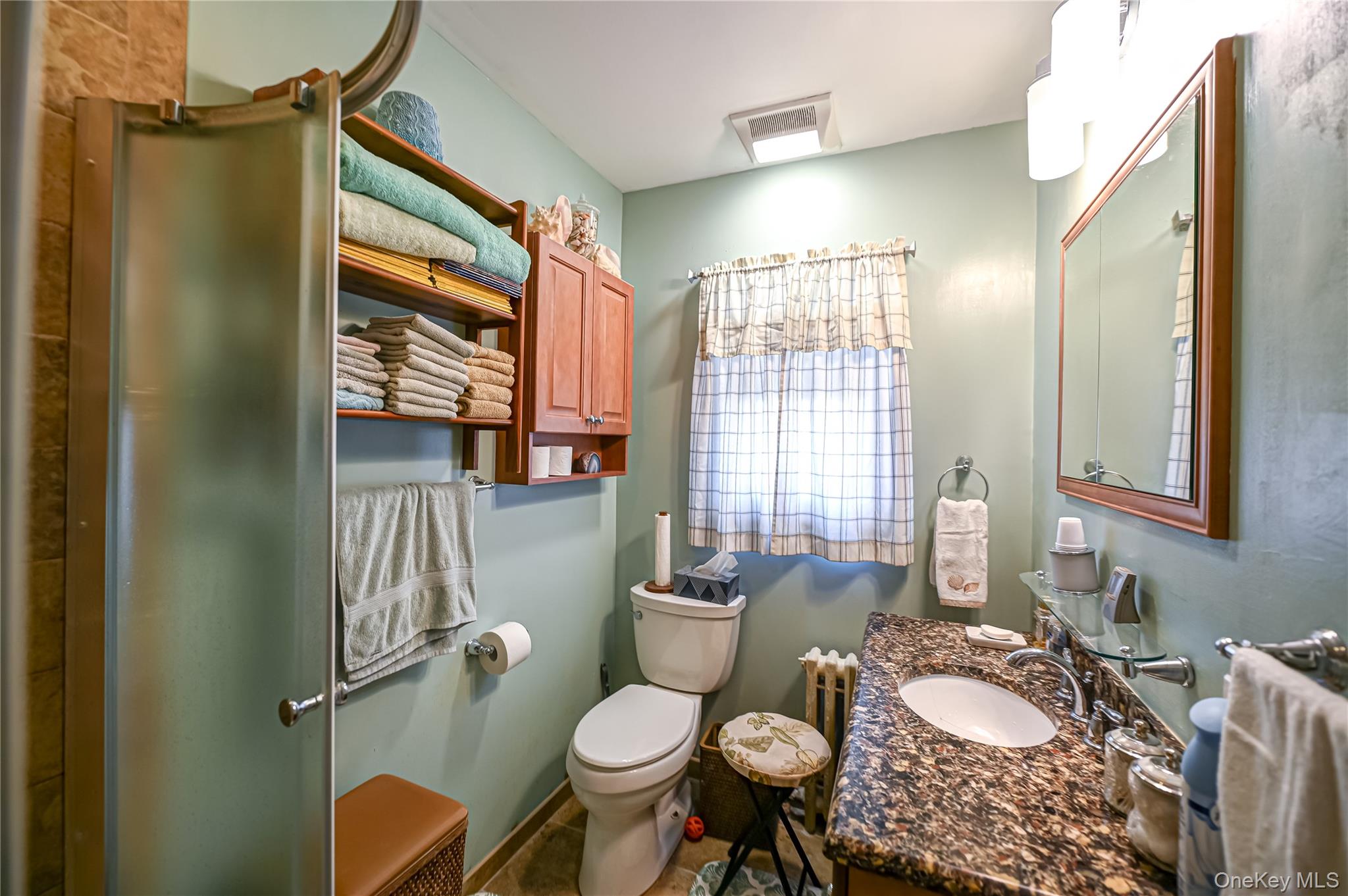 #11 photo, 7 Bailey Avenue, Babylon , NY 11702