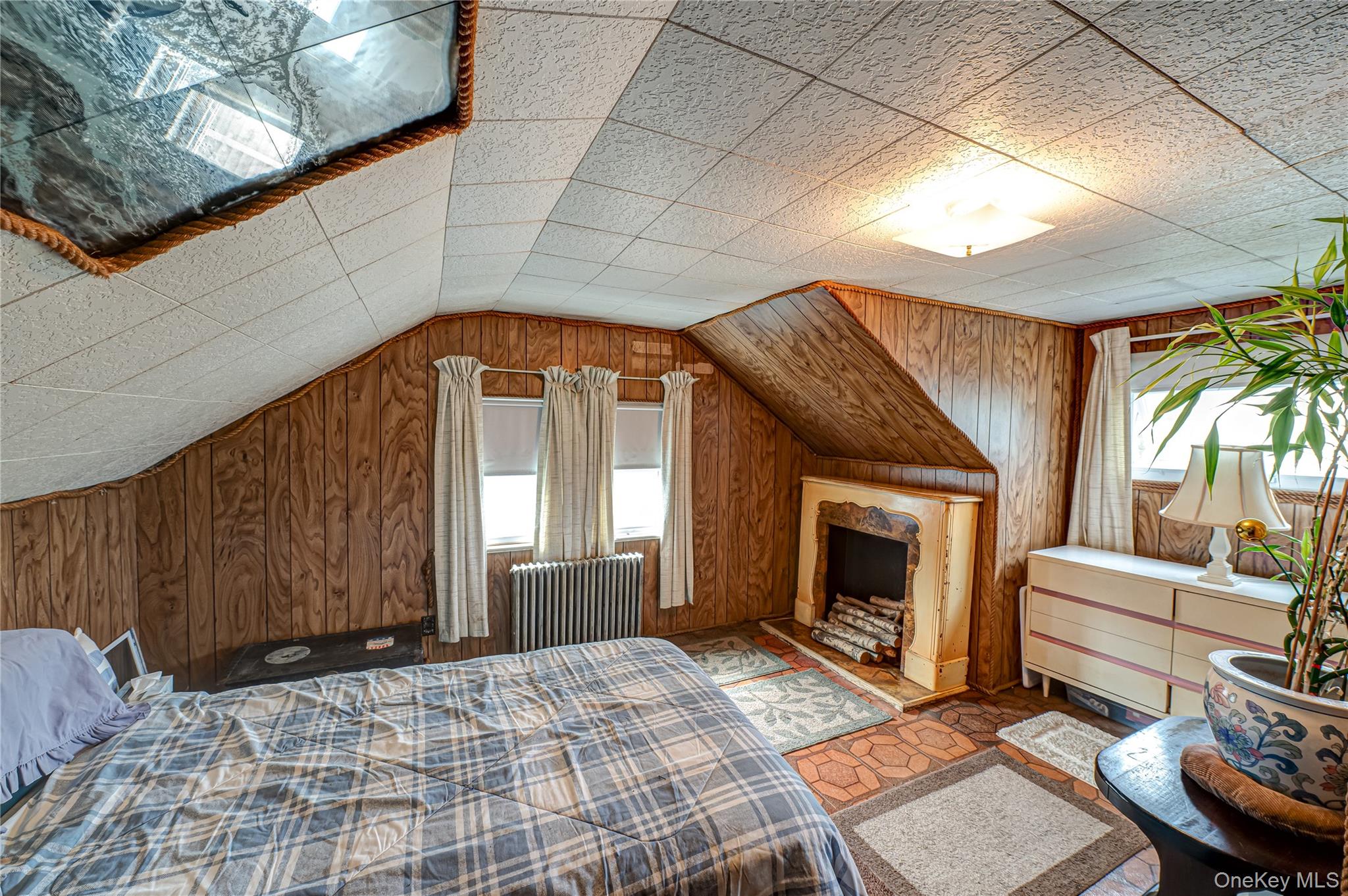 #15 photo, 7 Bailey Avenue, Babylon , NY 11702