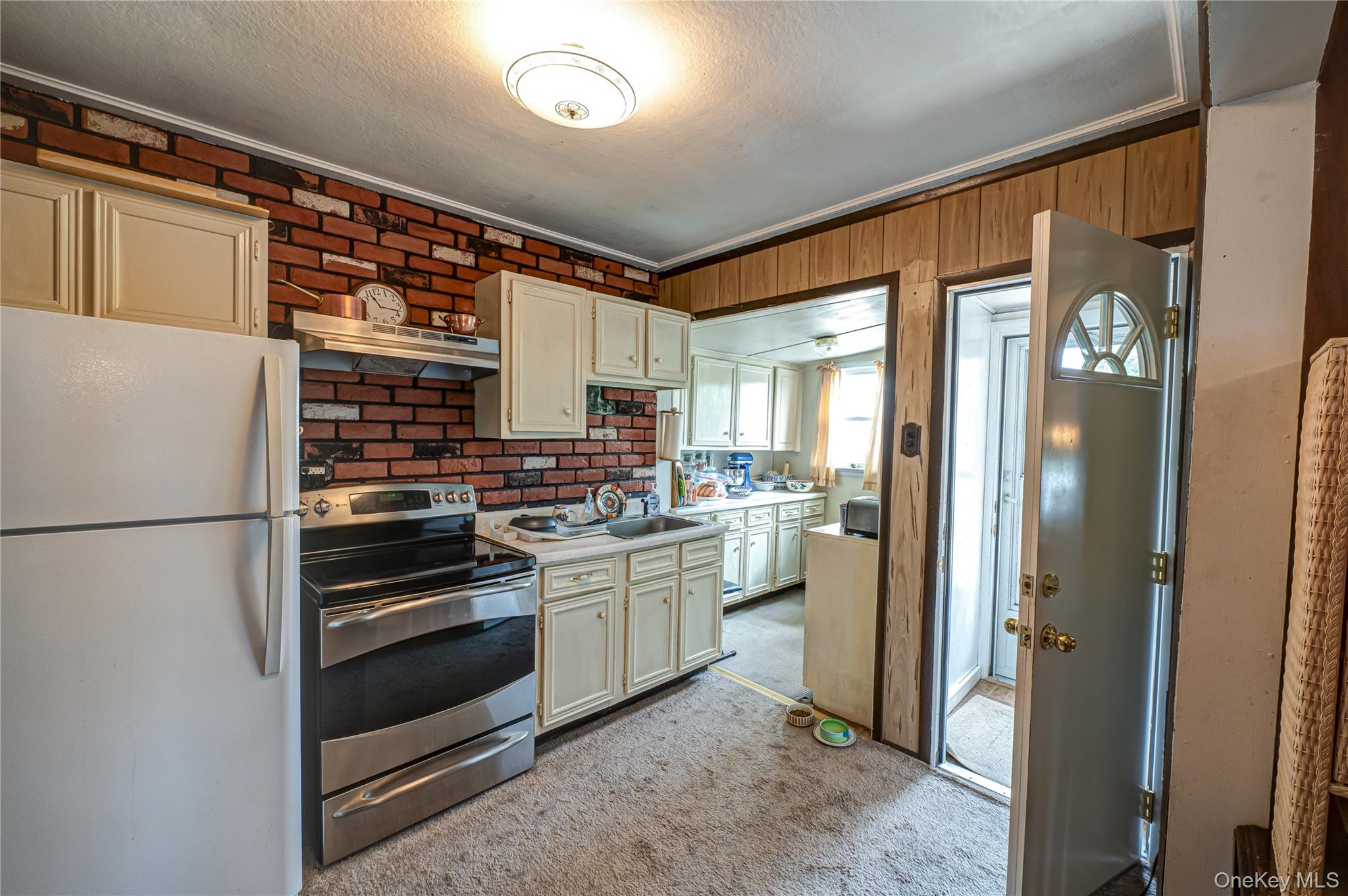 #5 photo, 7 Bailey Avenue, Babylon , NY 11702