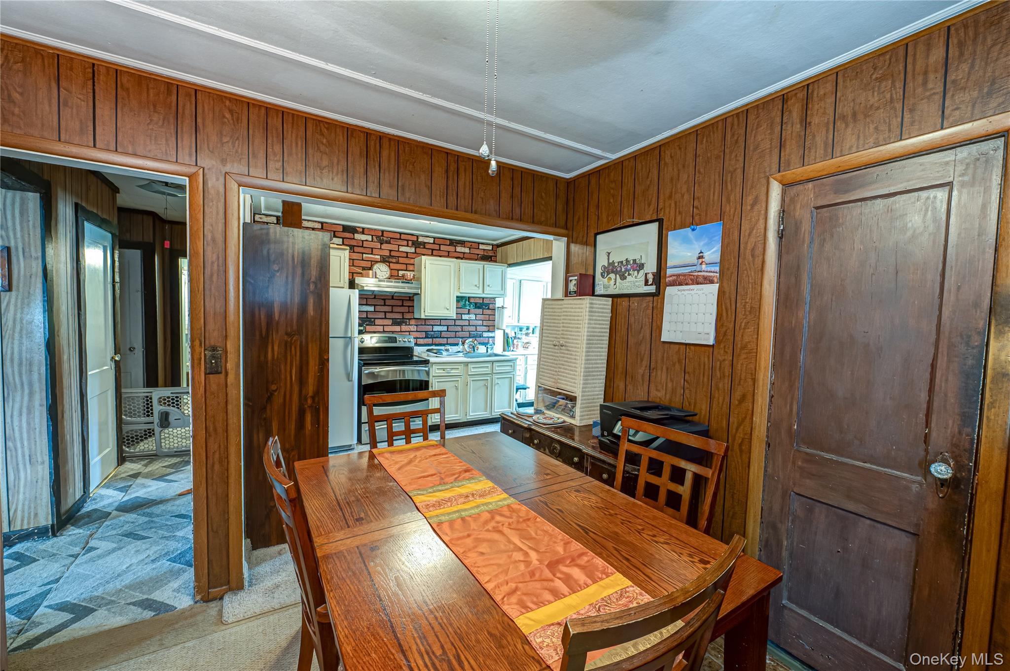 #7 photo, 7 Bailey Avenue, Babylon , NY 11702