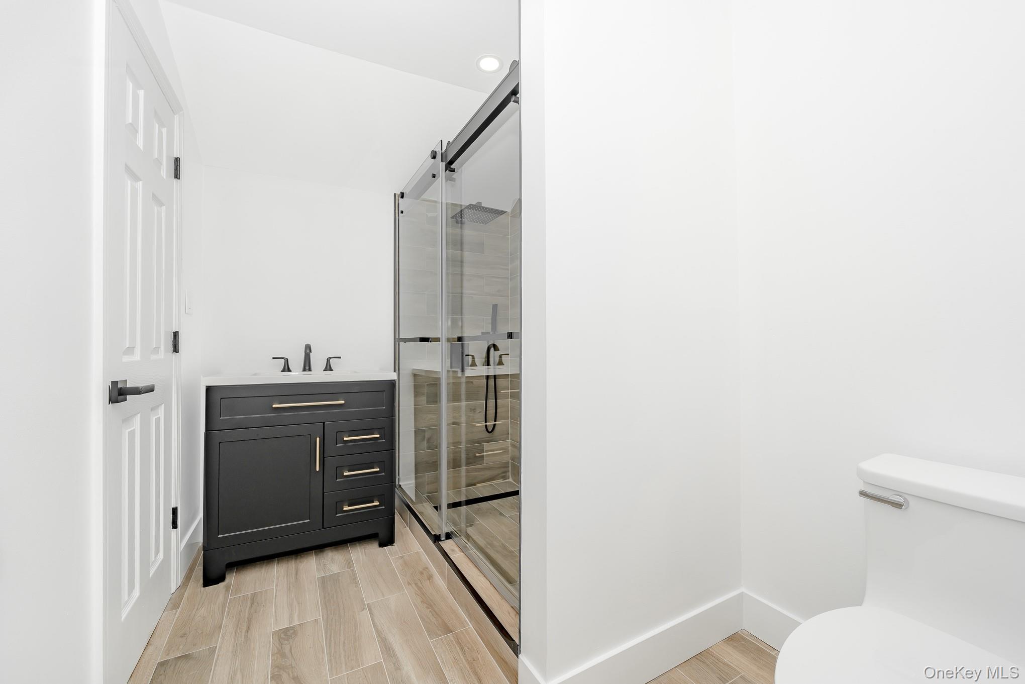 #16 photo, 24 Calvert Avenue, West Babylon , NY 11704