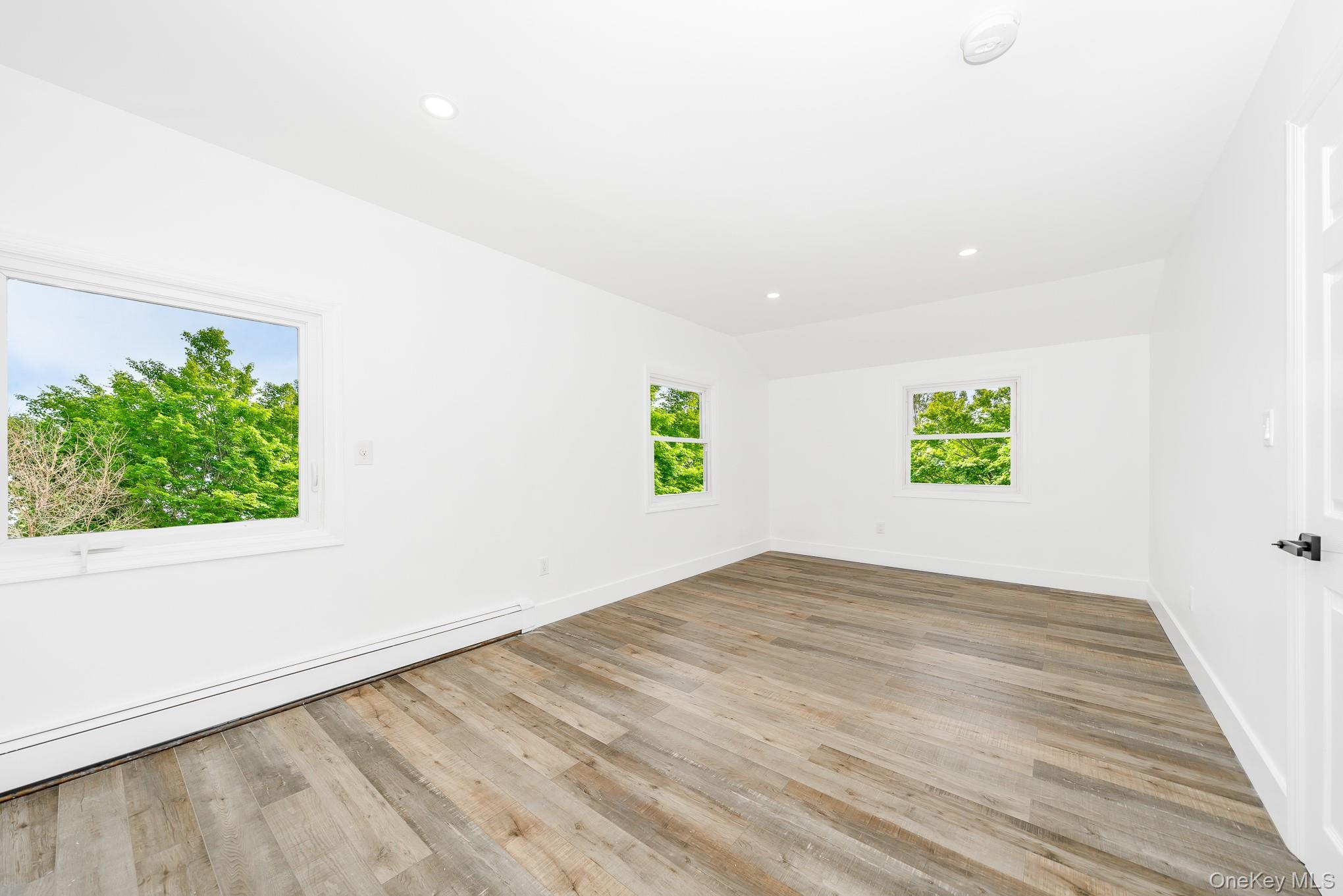 #20 photo, 24 Calvert Avenue, West Babylon , NY 11704