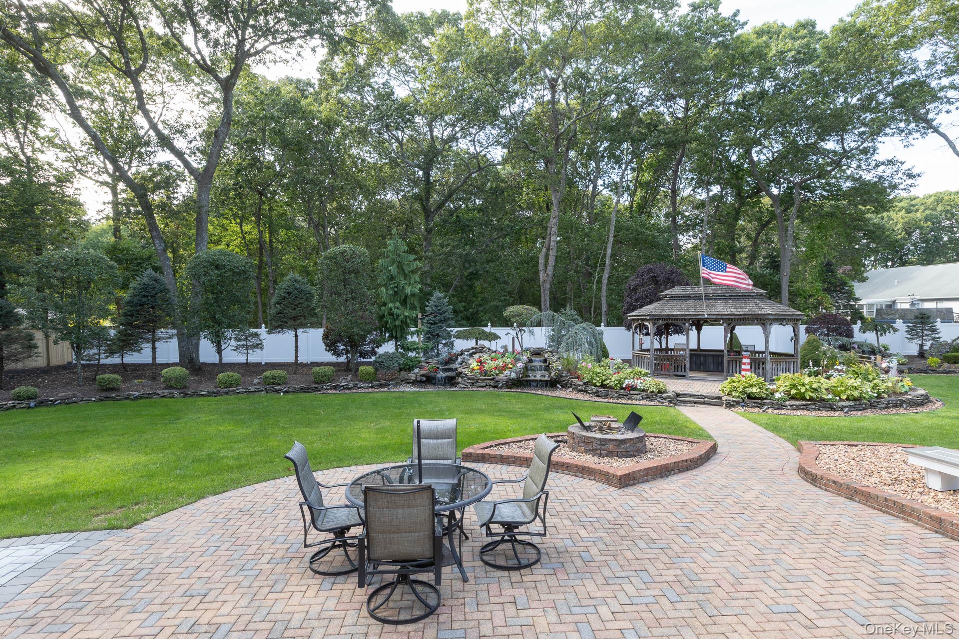 #8 photo, 50 Margin Drive, Shirley , NY 11967