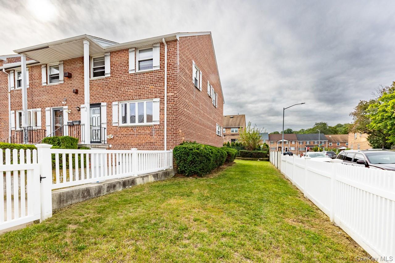 #1 photo, 240-02 65th Avenue, Little Neck , NY 11362