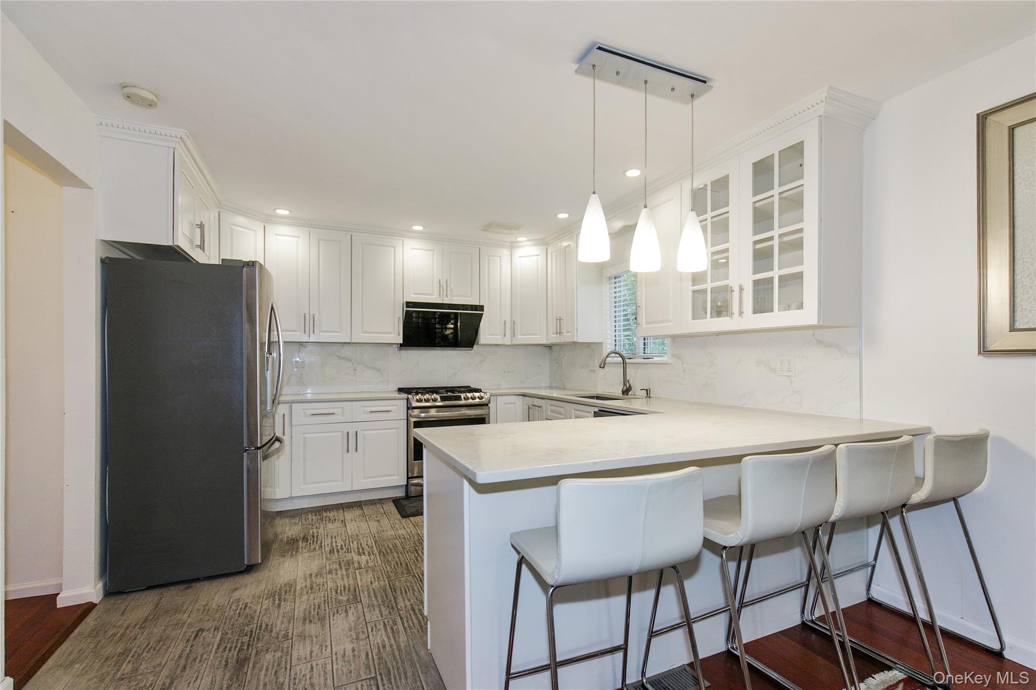 #10 photo, 43 ELM Street, Great Neck , NY 11021