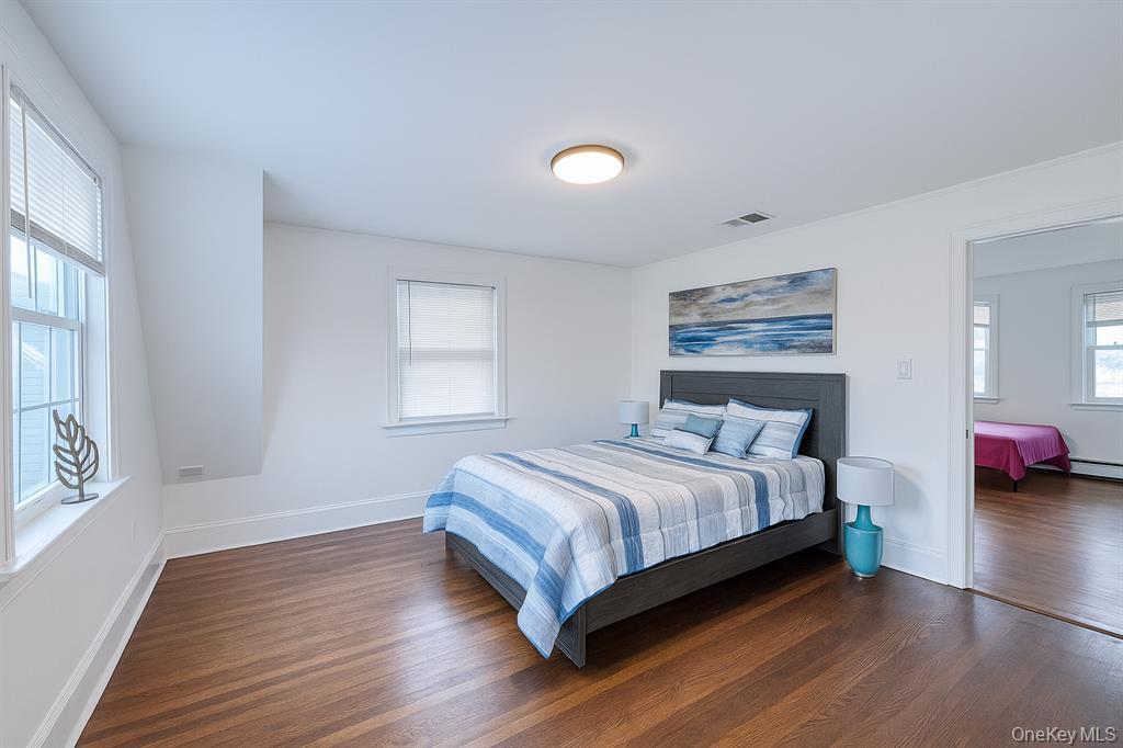 #6 photo, 4734 Glenwood Street, Little Neck , NY 11362