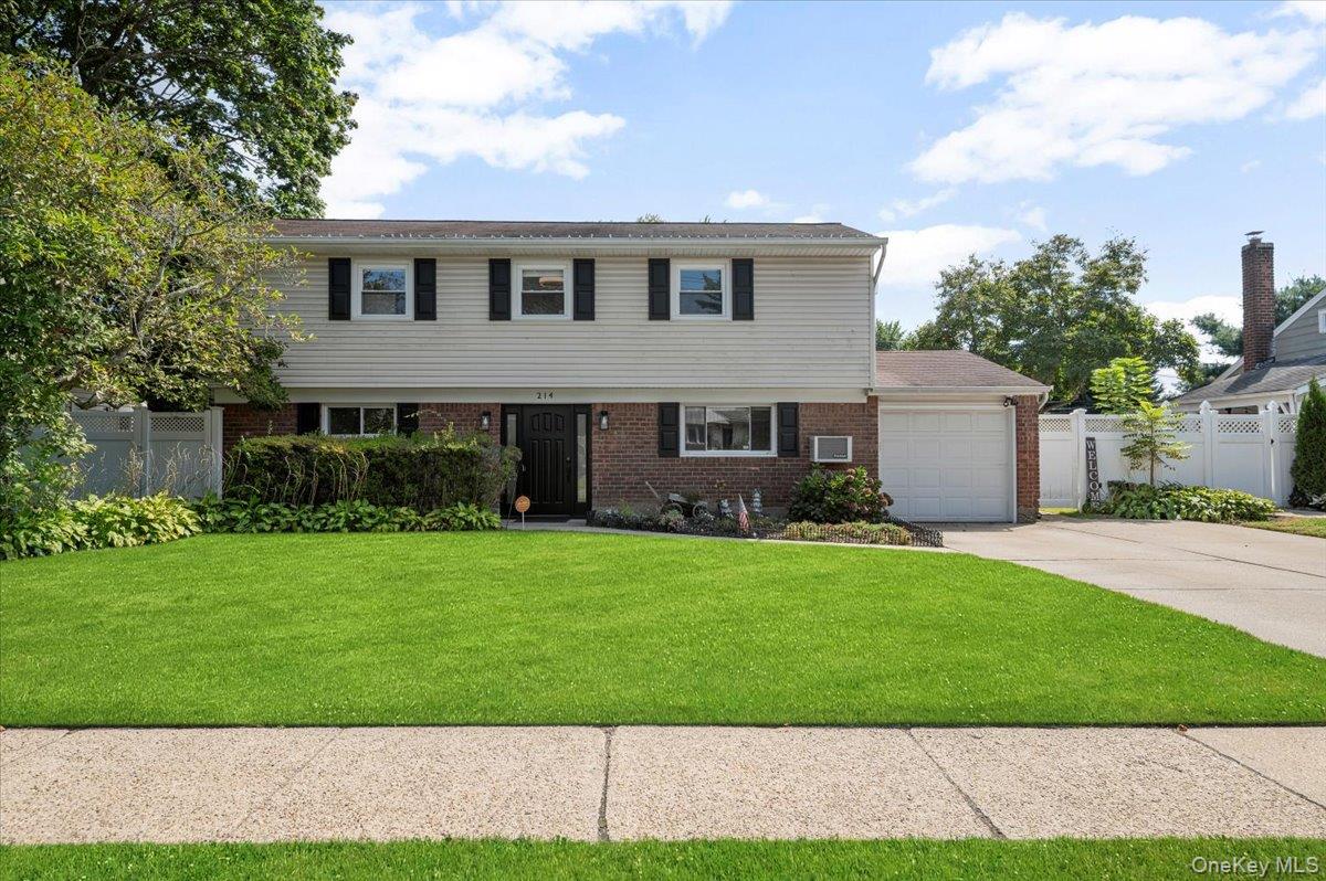 #1 photo, 214 Haypath Road, 长岛 贝斯佩奇 Old Bethpage , NY 11804