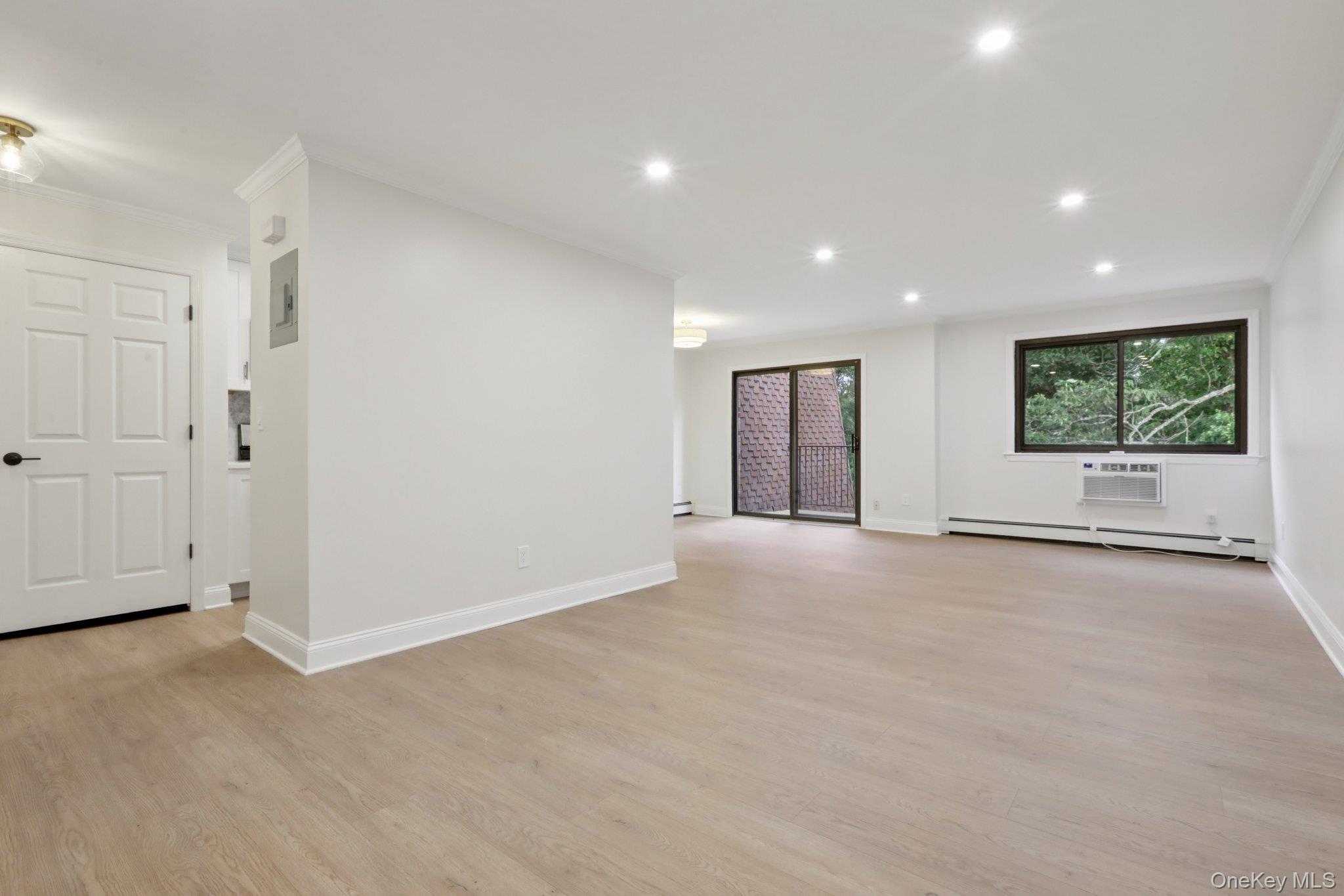 #11 photo, 348 Central Park Avenue, Scarsdale , NY 10583