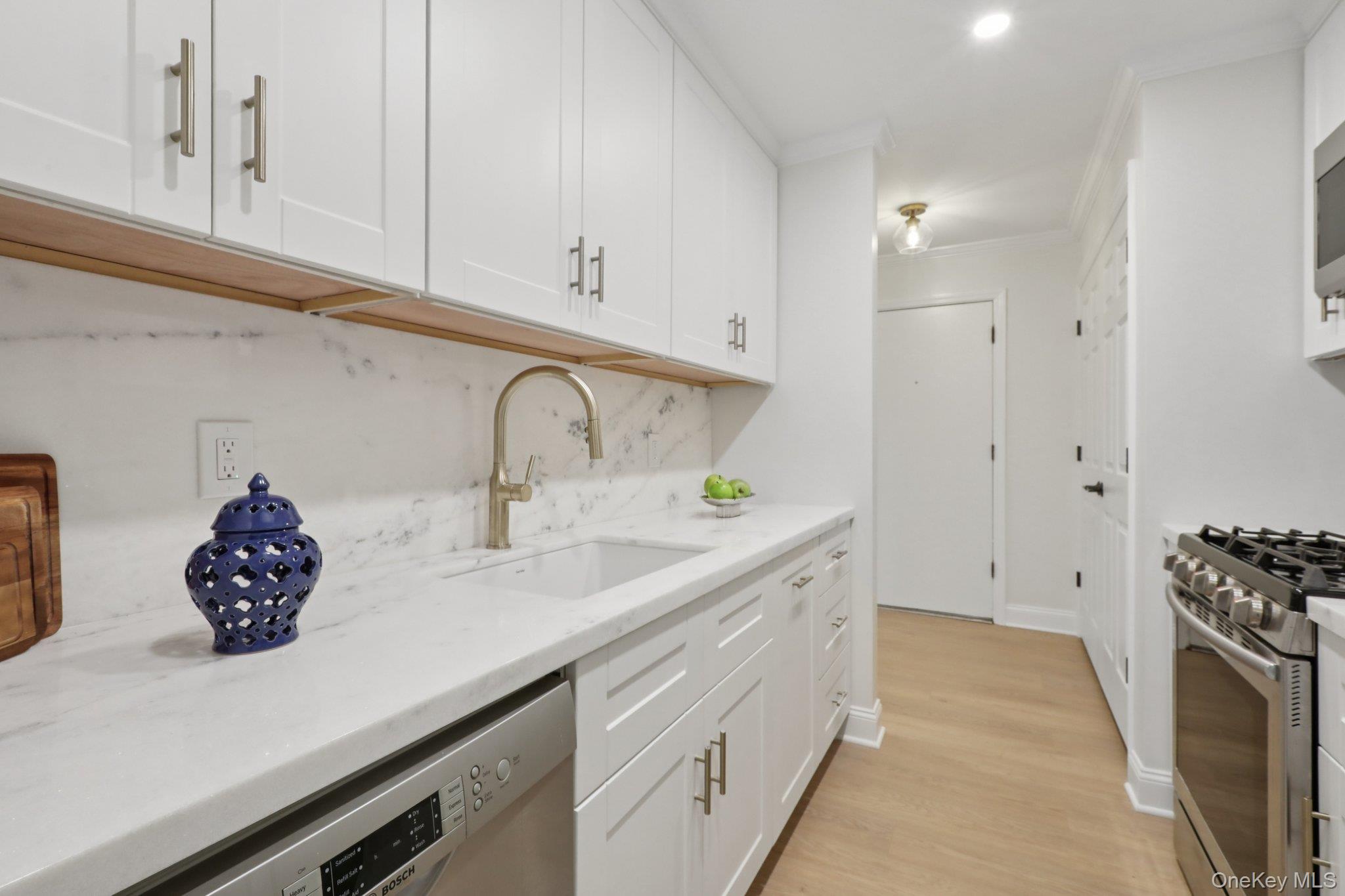 #8 photo, 348 Central Park Avenue, Scarsdale , NY 10583