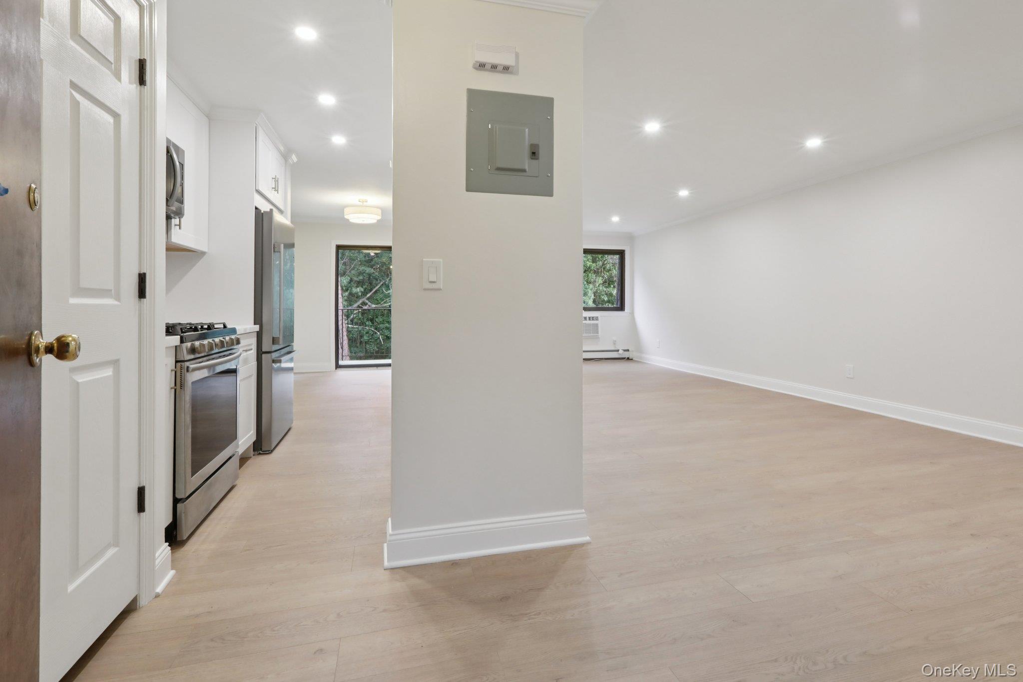 #9 photo, 348 Central Park Avenue, Scarsdale , NY 10583