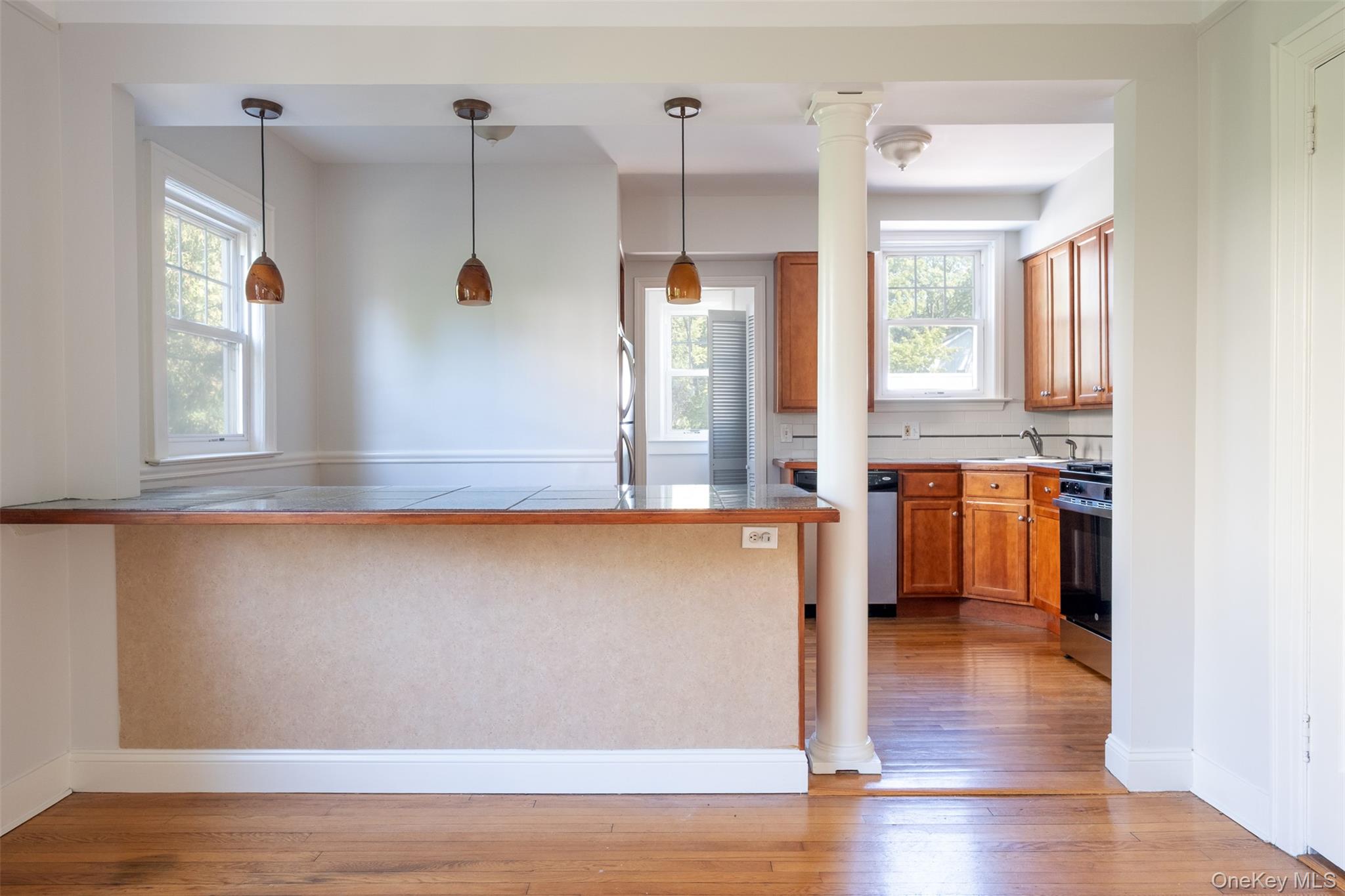 #17 photo, 453 Beach Avenue, Mamaroneck , NY 10543