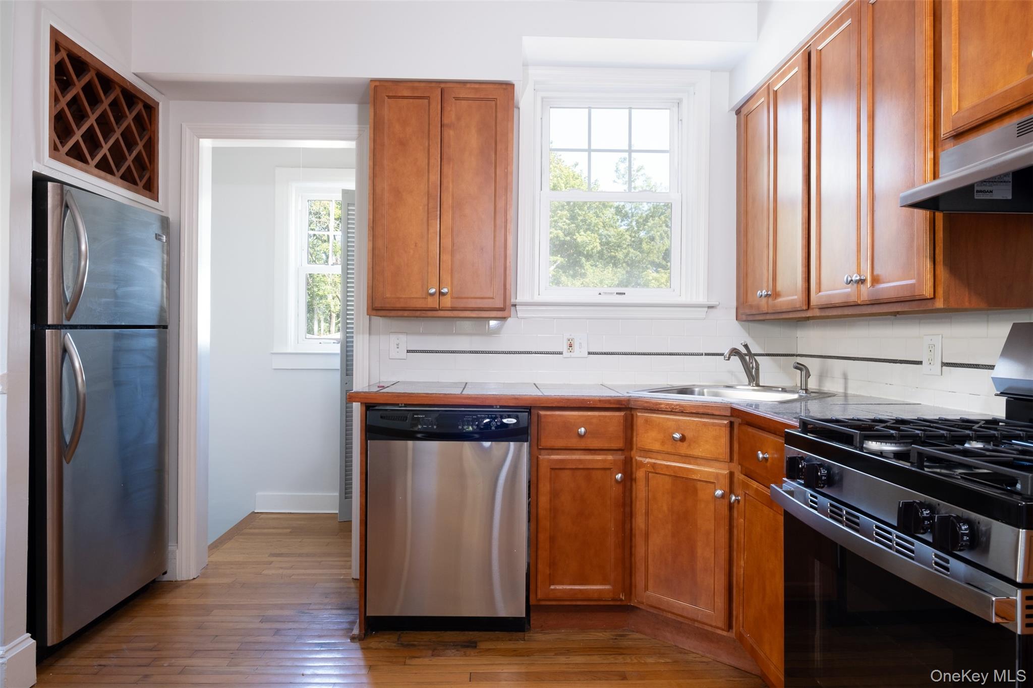 #20 photo, 453 Beach Avenue, Mamaroneck , NY 10543