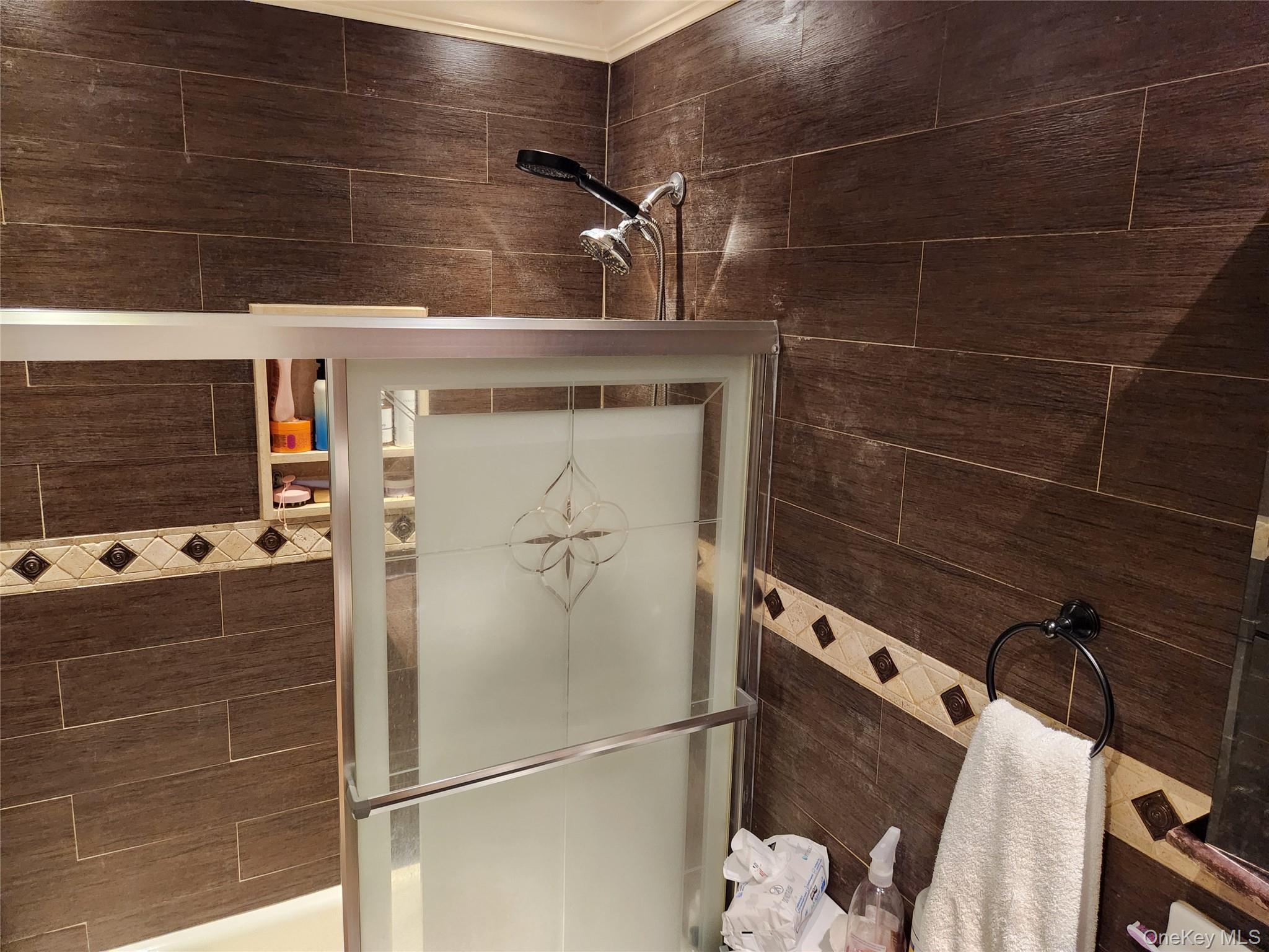 #10 photo, 966 Woodfield Road, West Hempstead , NY 11552