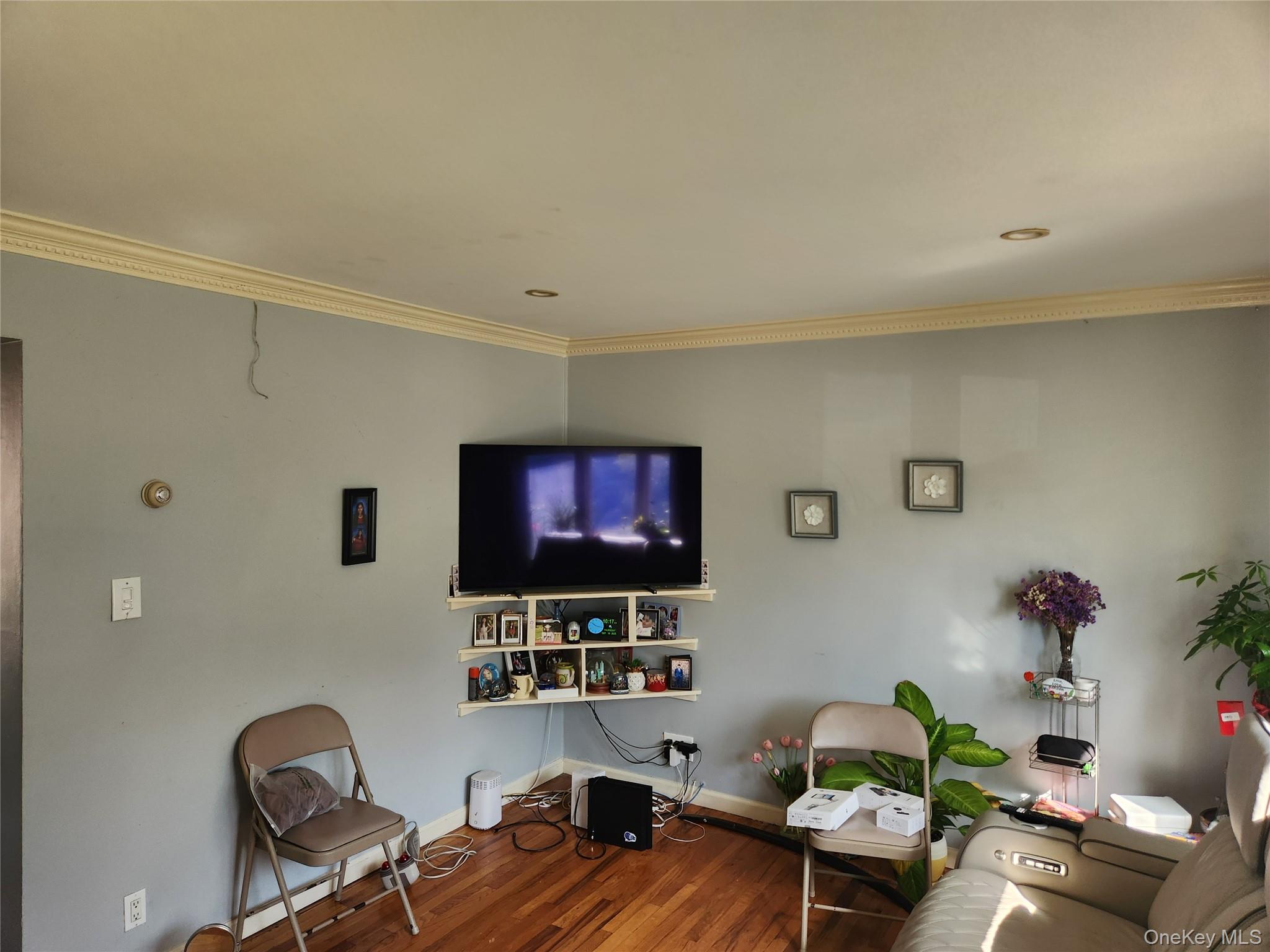 #13 photo, 966 Woodfield Road, West Hempstead , NY 11552