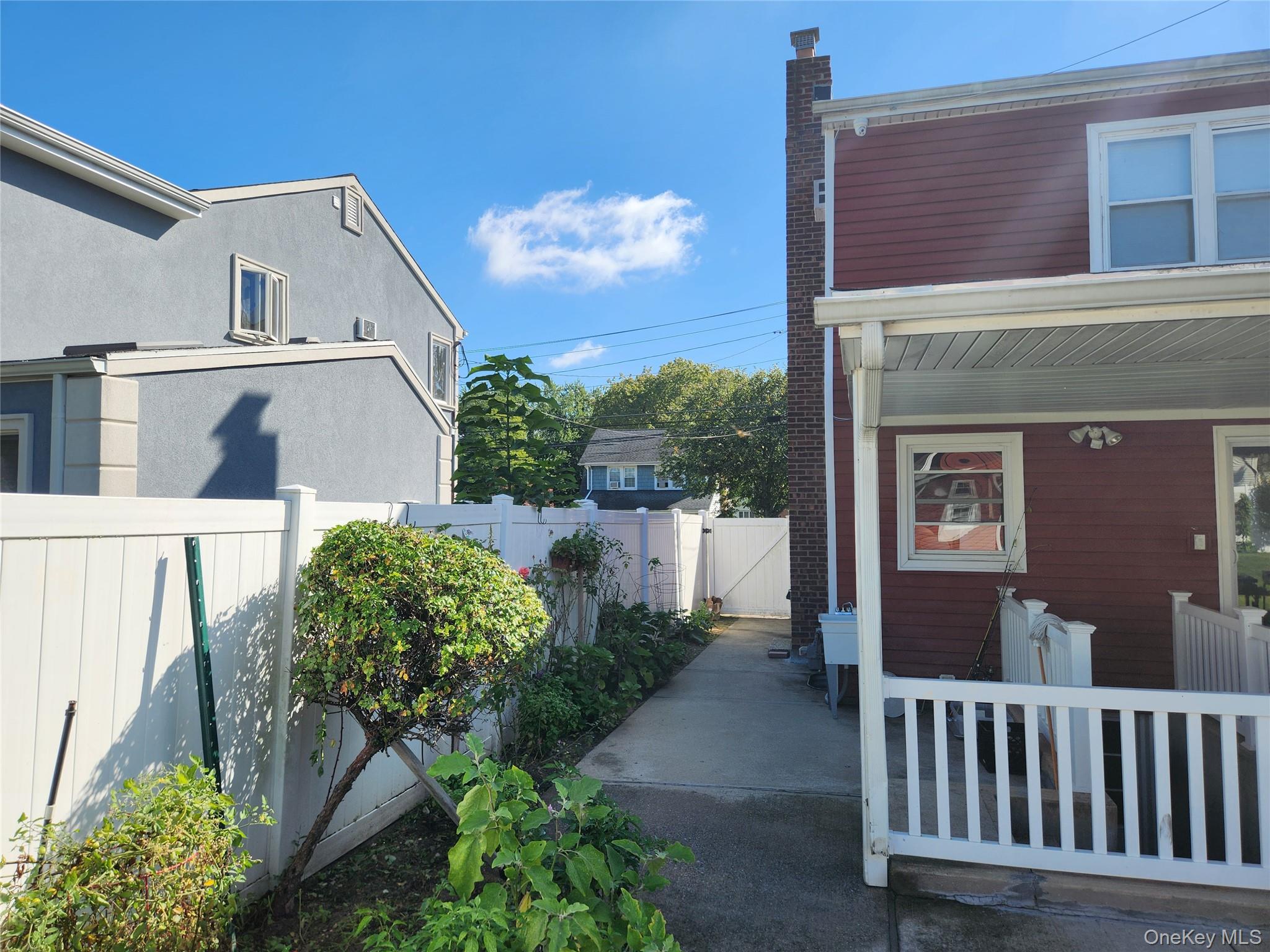 #17 photo, 966 Woodfield Road, West Hempstead , NY 11552