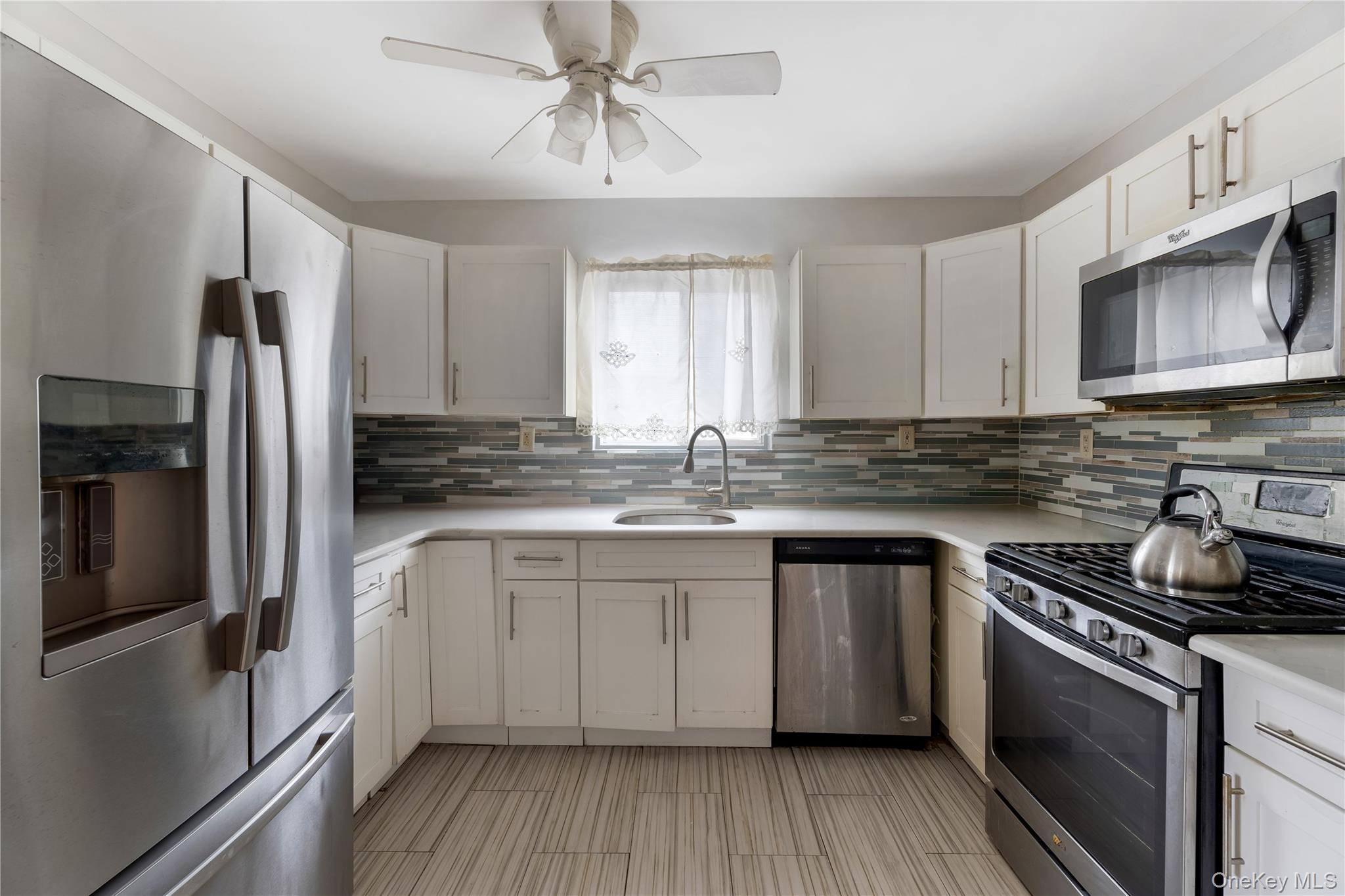 #4 photo, 428 Beach 65th Street, クイーンズ区 Arverne , NY 11692