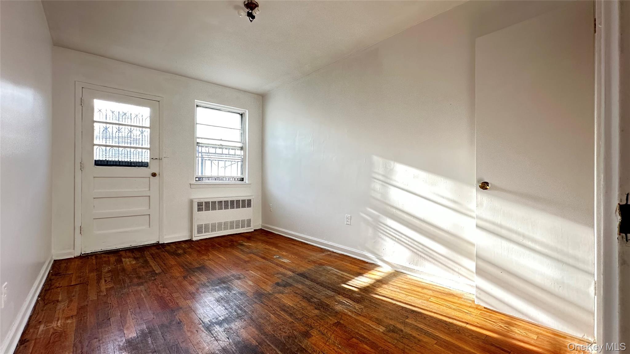 #2 photo, 5006 65th Place, クイーンズ区 Woodside , NY 11377