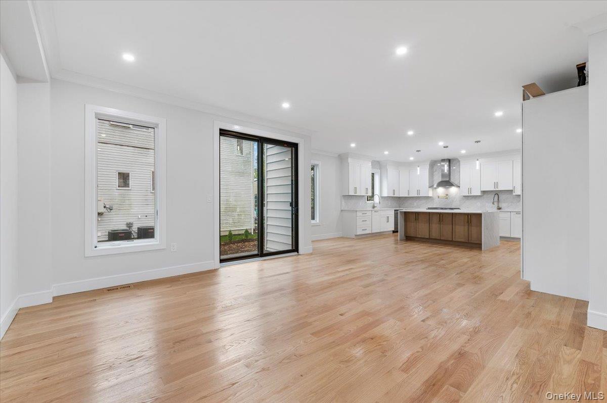 #11 photo, 1028 E Broadway, ナッソー郡 Woodmere , NY 11598