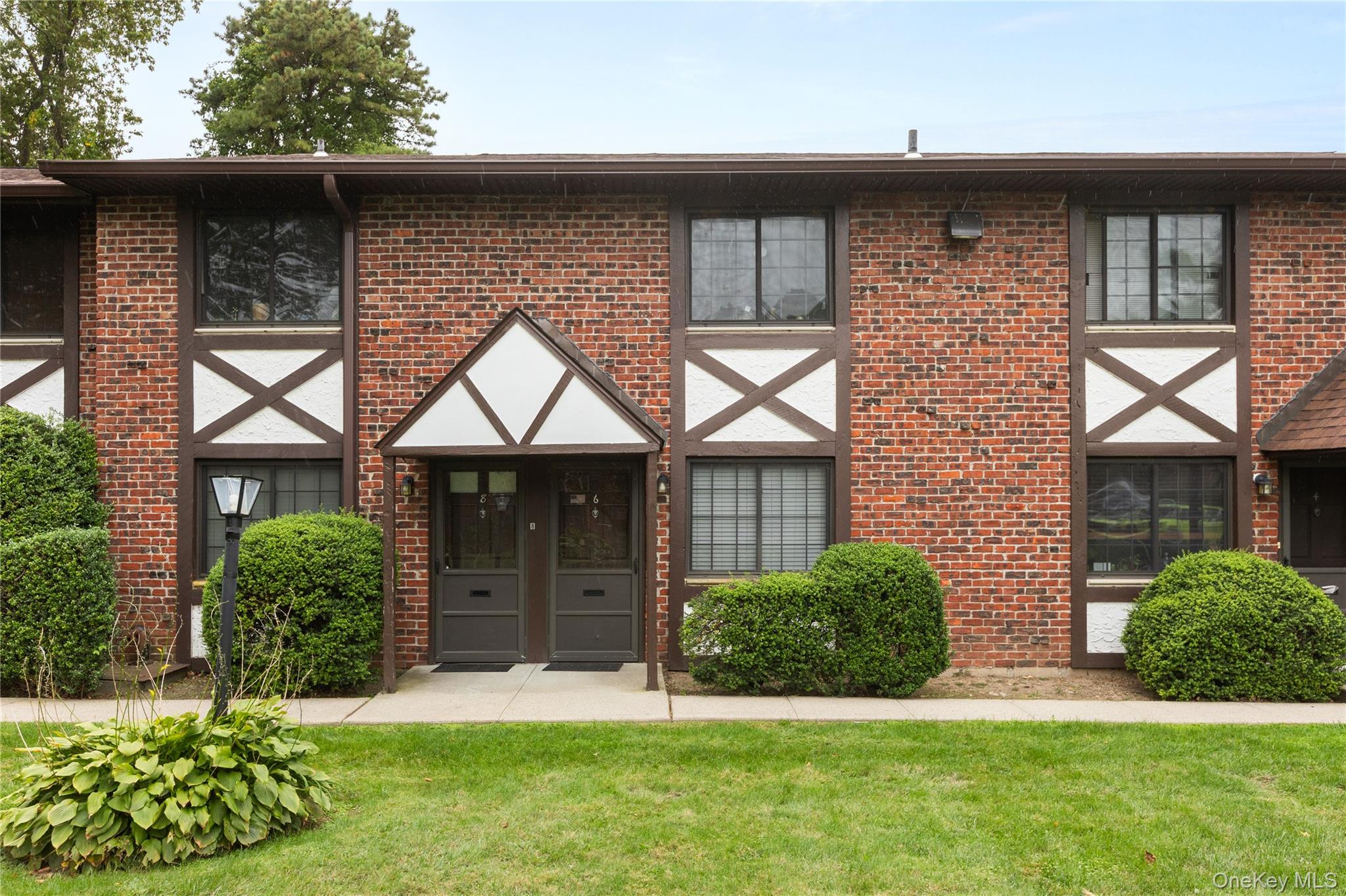 #1 photo, 6 Pinebrook Place, 东长岛 海湾 Bay Shore , NY 11706