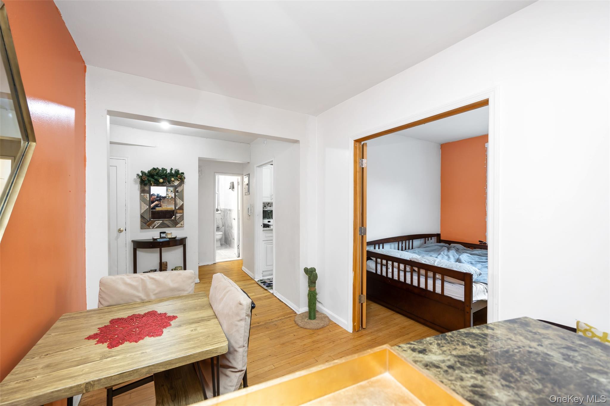 #13 photo, 88-09 35th Avenue, クイーンズ区 Jackson Heights , NY 11372