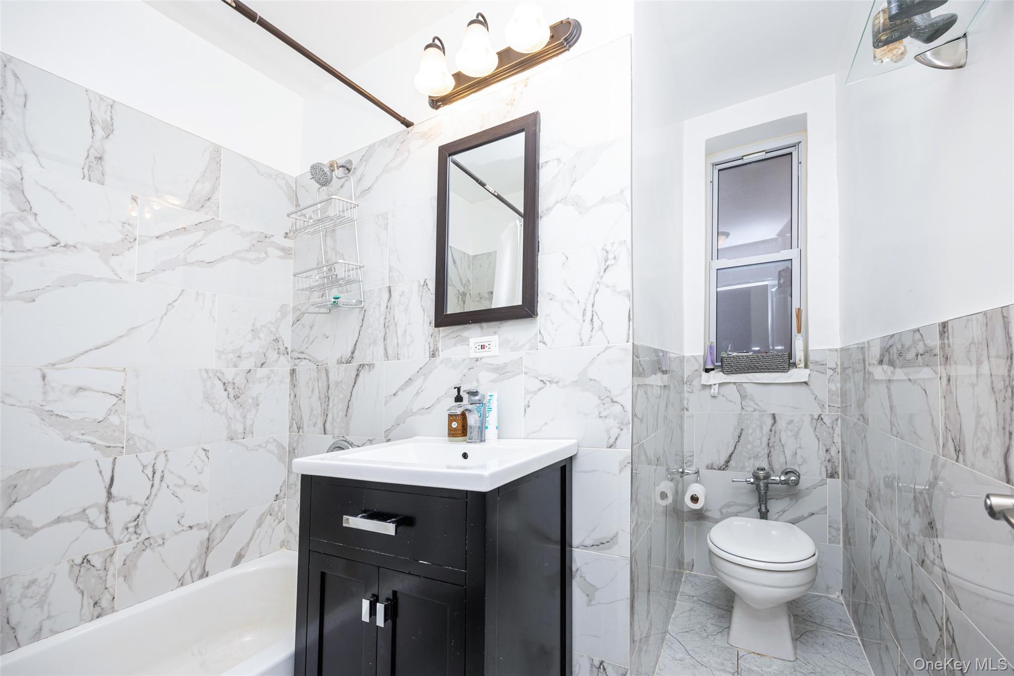 #5 photo, 88-09 35th Avenue, クイーンズ区 Jackson Heights , NY 11372