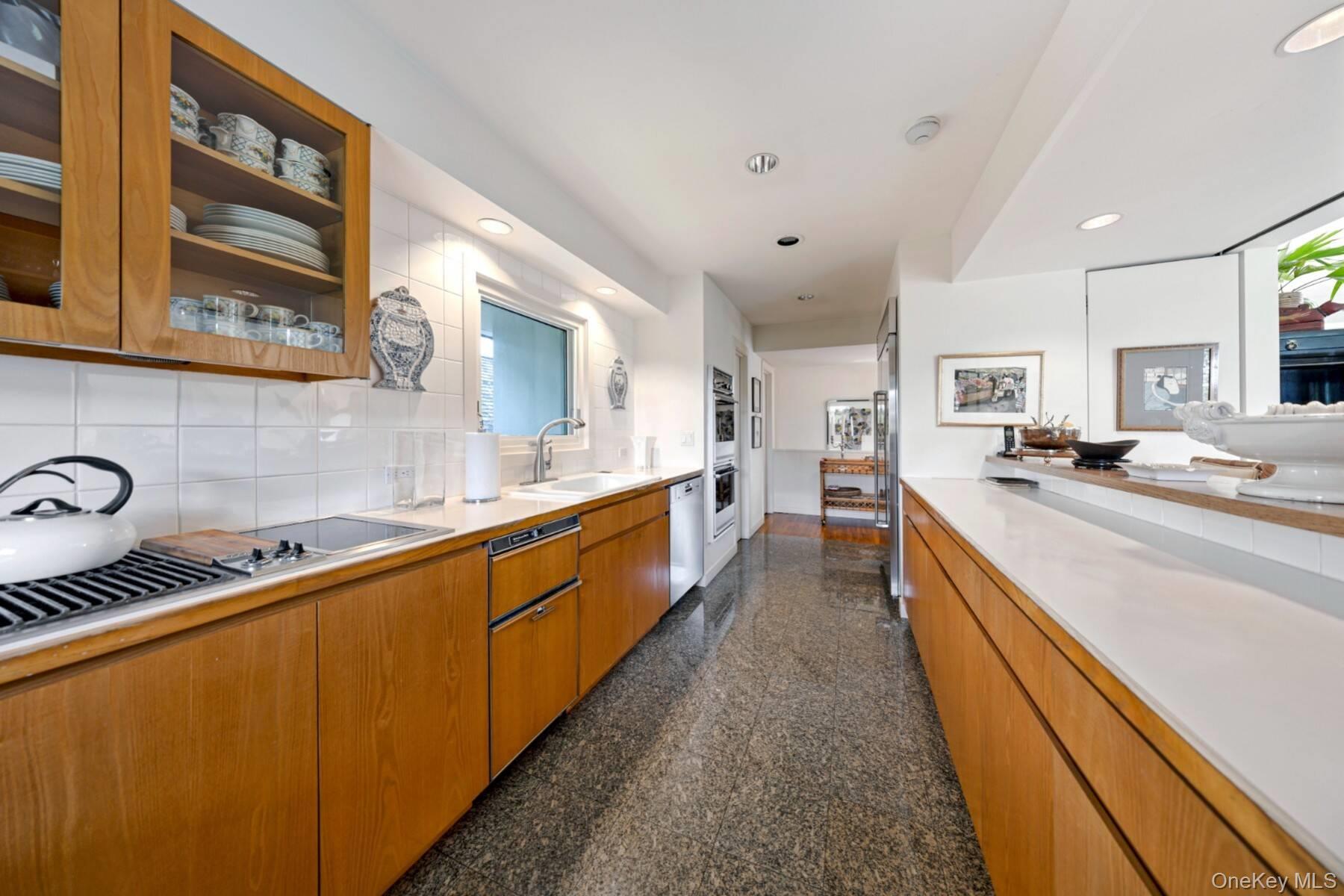 #19 photo, 20 Hillside Road, サフォーク郡 Southampton , NY 11968