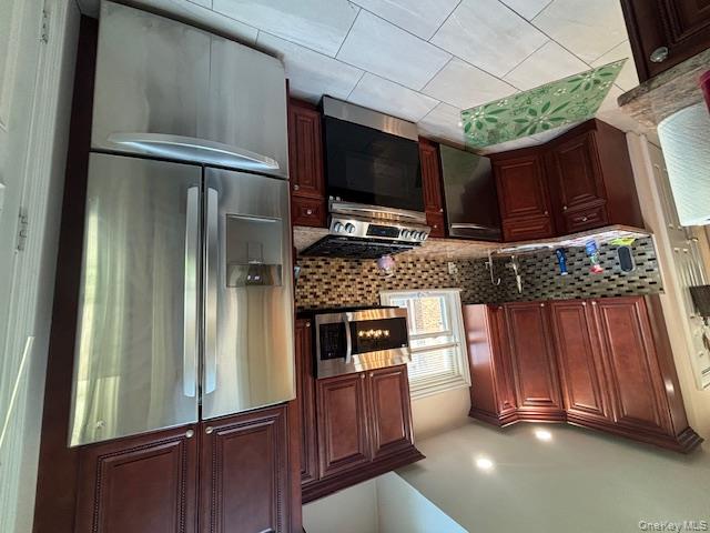 #11 photo, 452 Macatee Place, Mineola , NY 11501