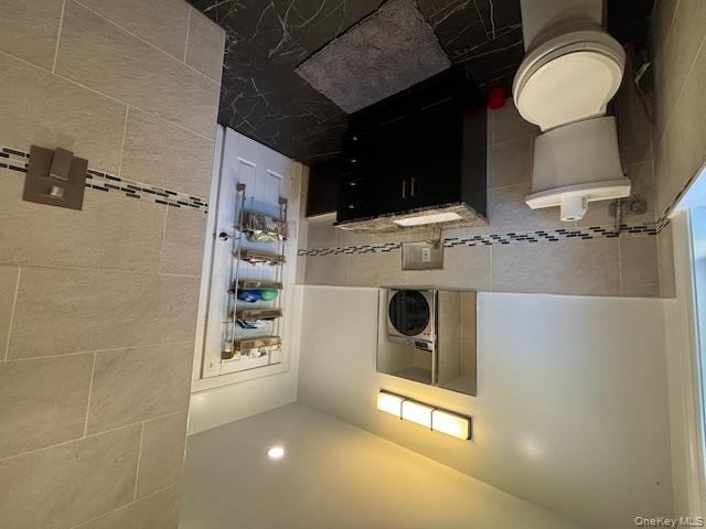 #16 photo, 452 Macatee Place, Mineola , NY 11501