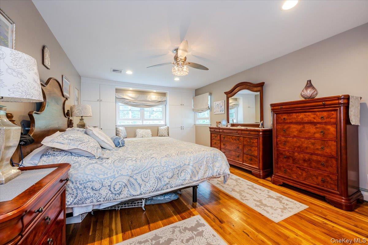 #18 photo, 677 Meadow Road, Smithtown , NY 11787